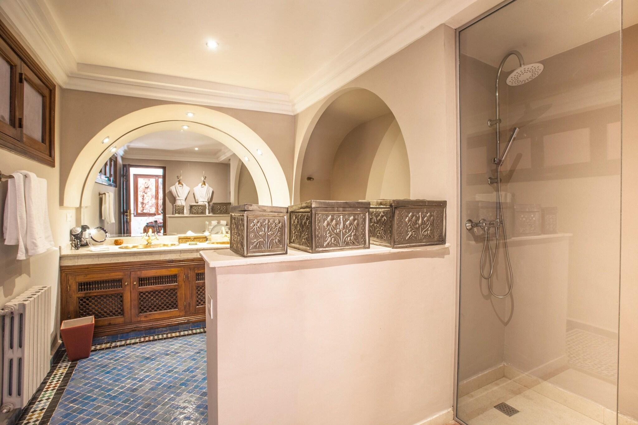 Junior Suite King Size Bed