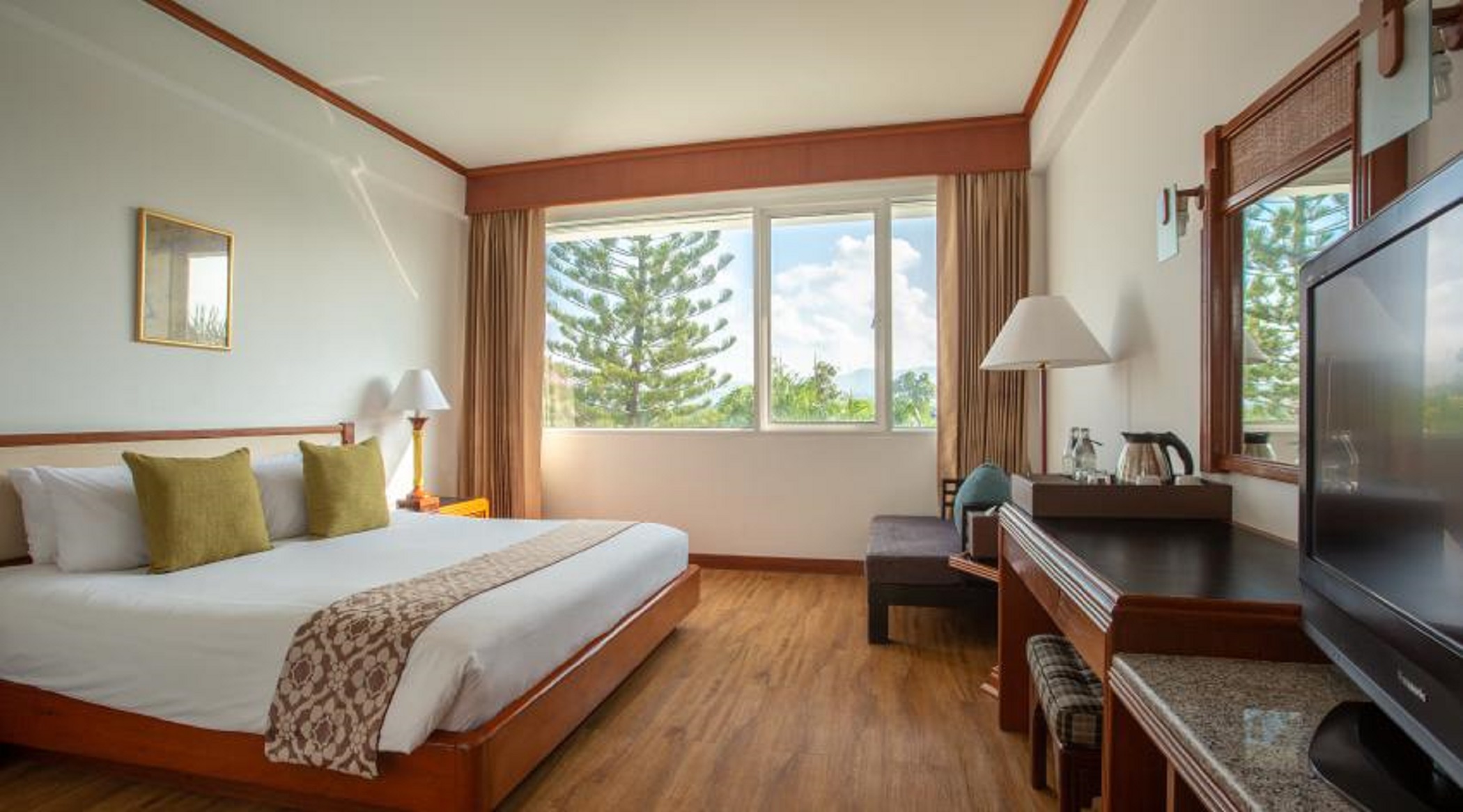 Double Deluxe King Bed