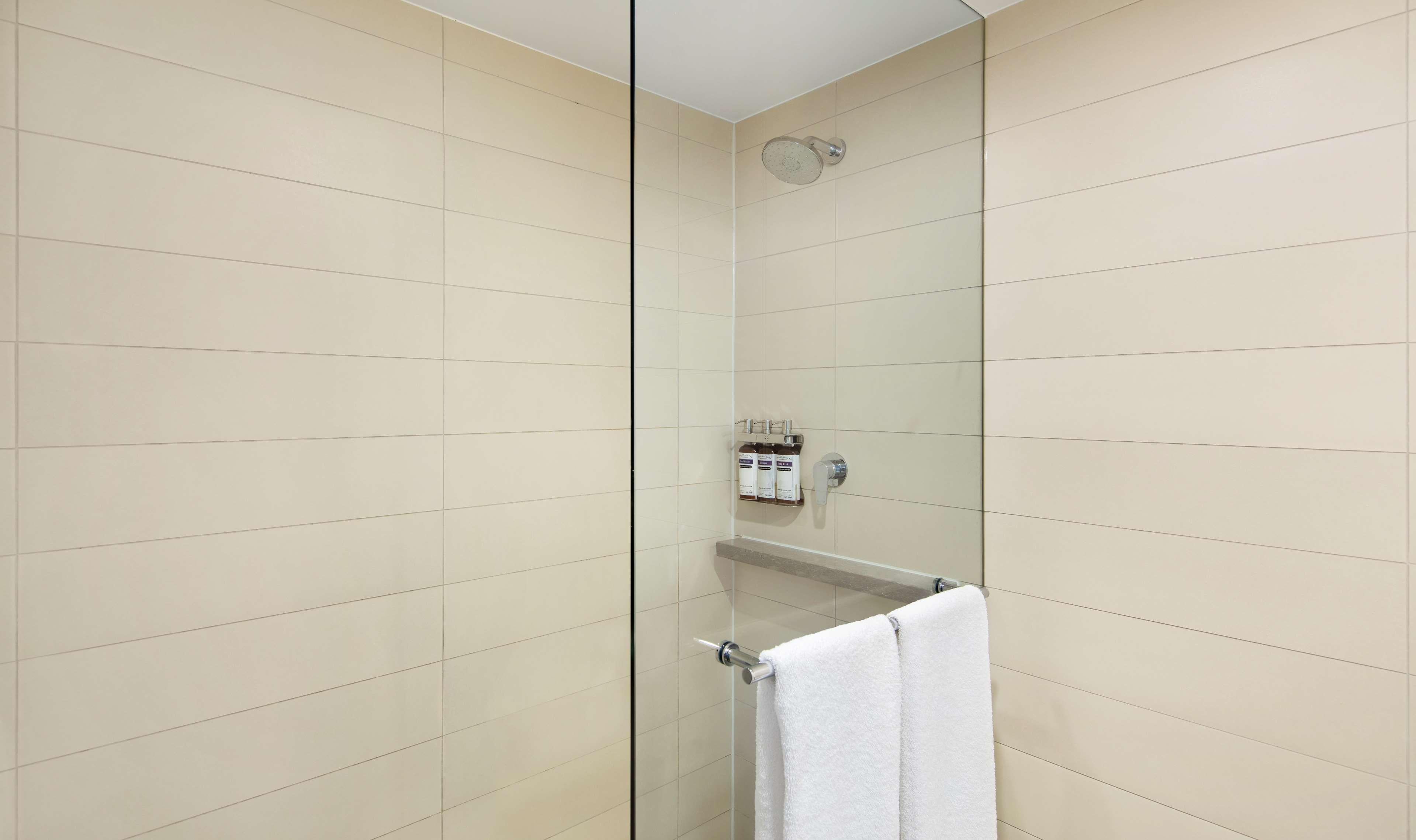 Double Club King Bed