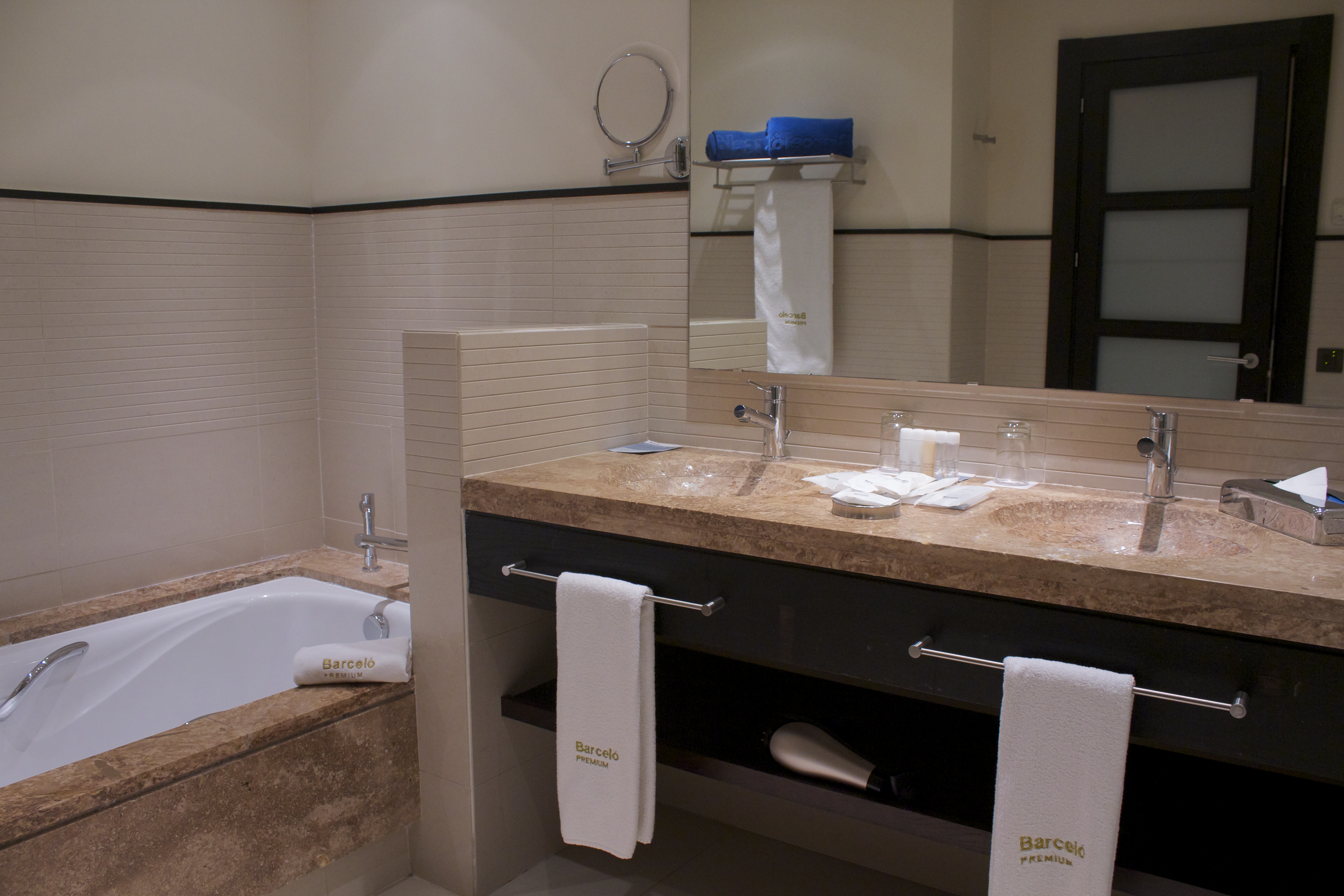 Double or Twin Deluxe Ocean Front