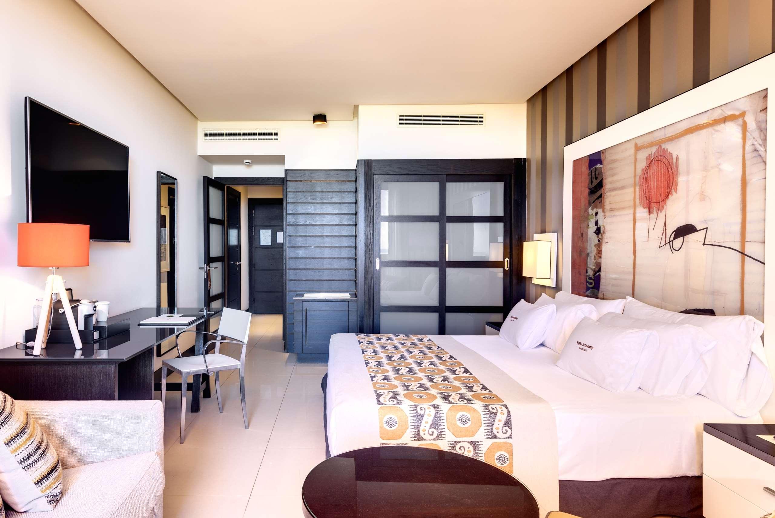 Double or Twin Deluxe Ocean Front