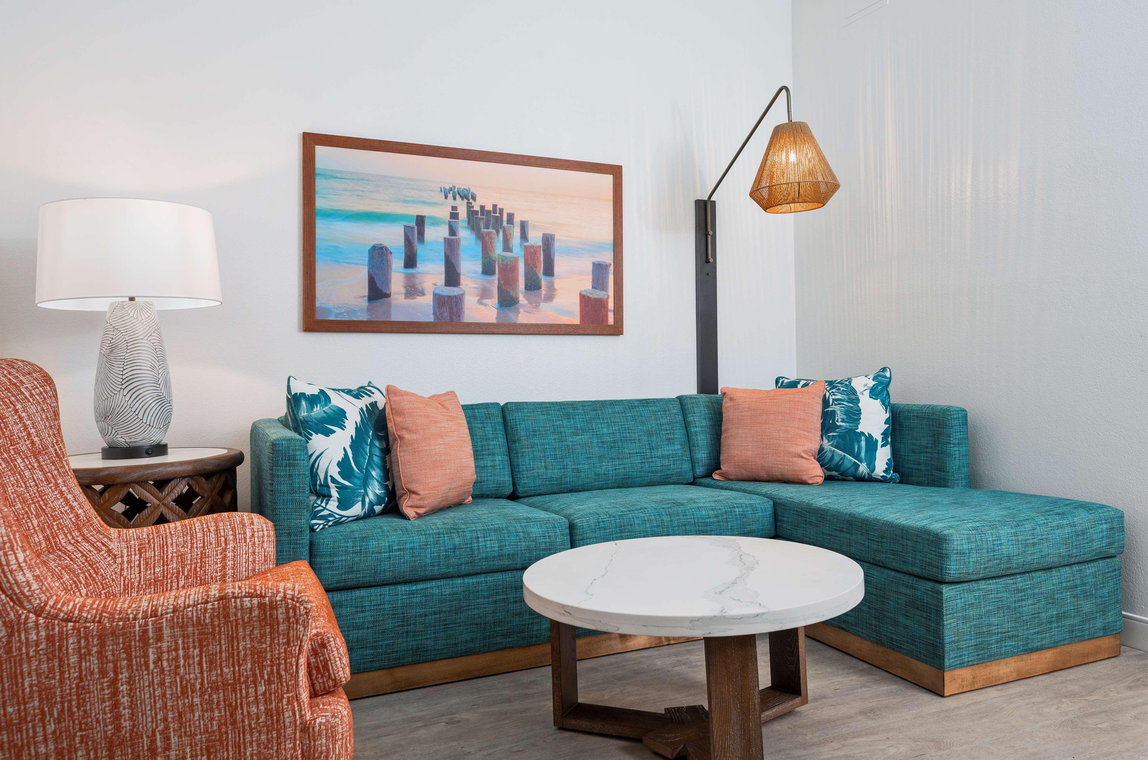 Suite City View King Bed