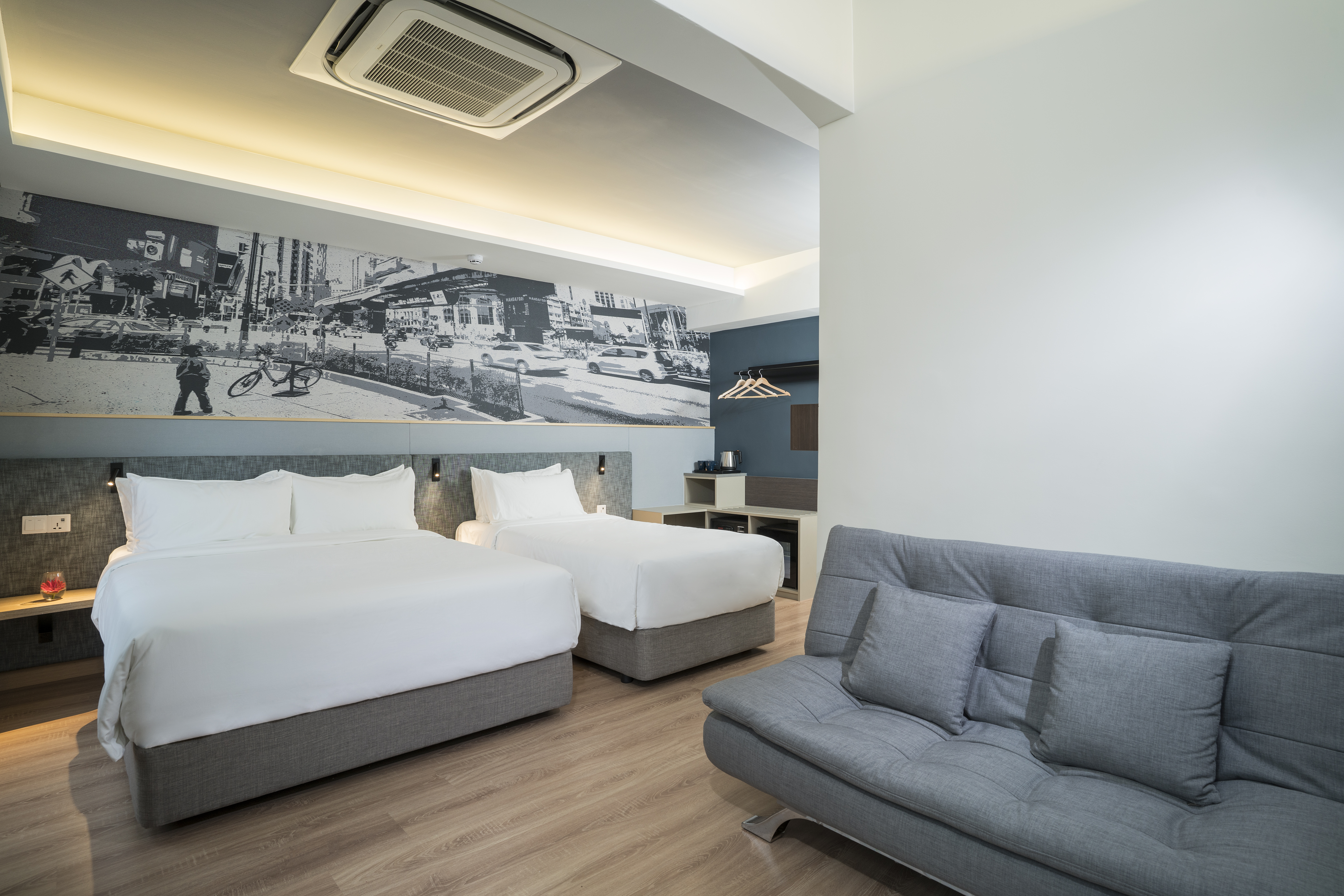 Family Room Premium Queen Bed