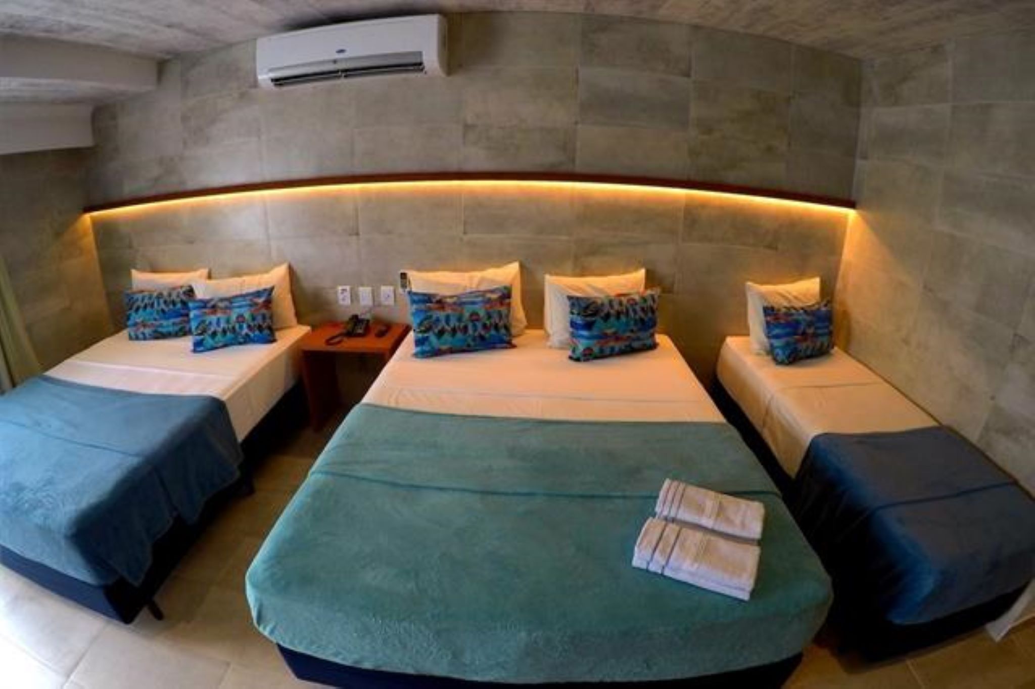 Family Room Capacity 5