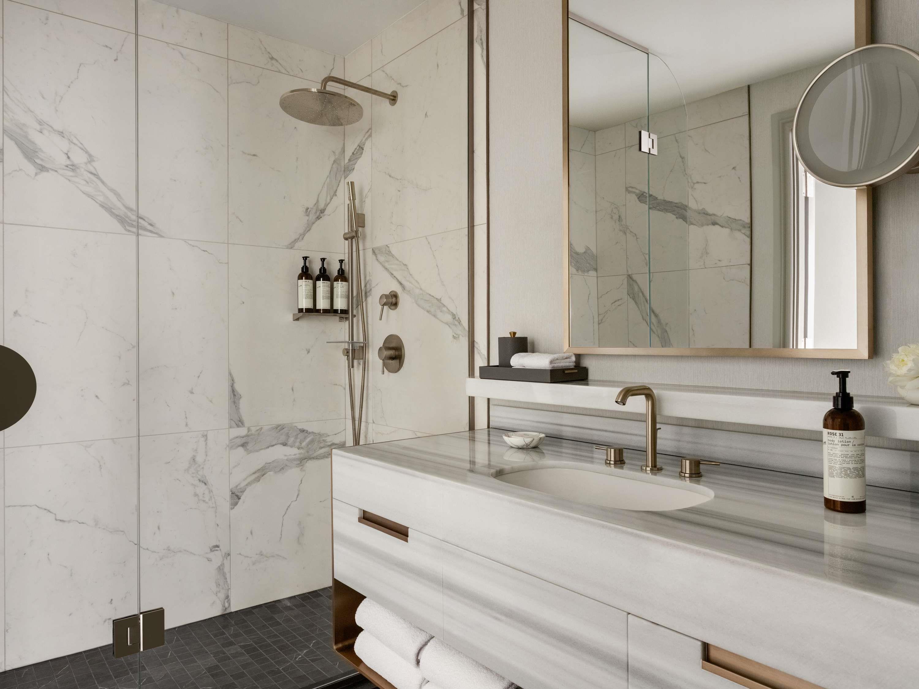 Room Deluxe Two Queen Beds