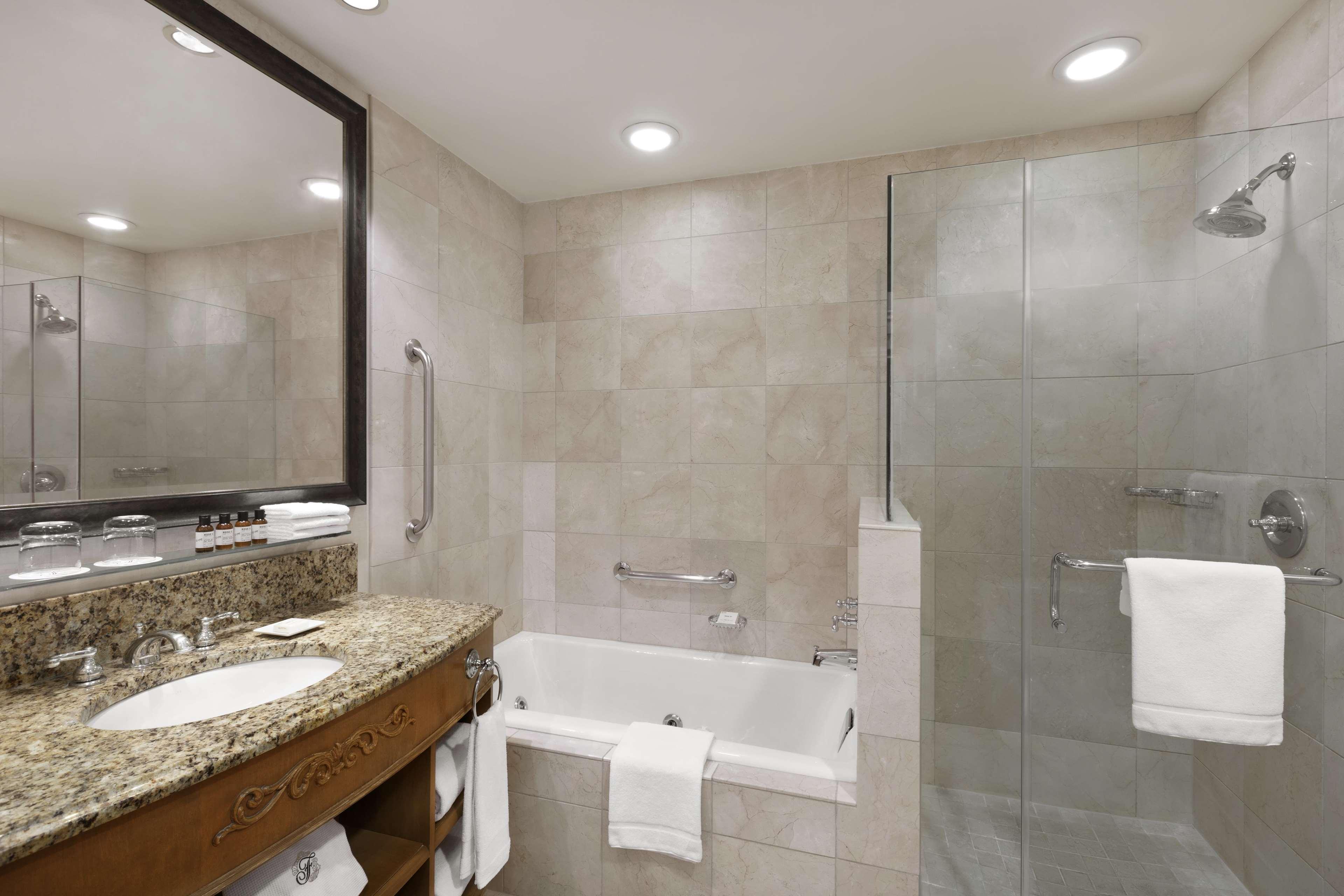 Junior Suite King Bed Non Smoking