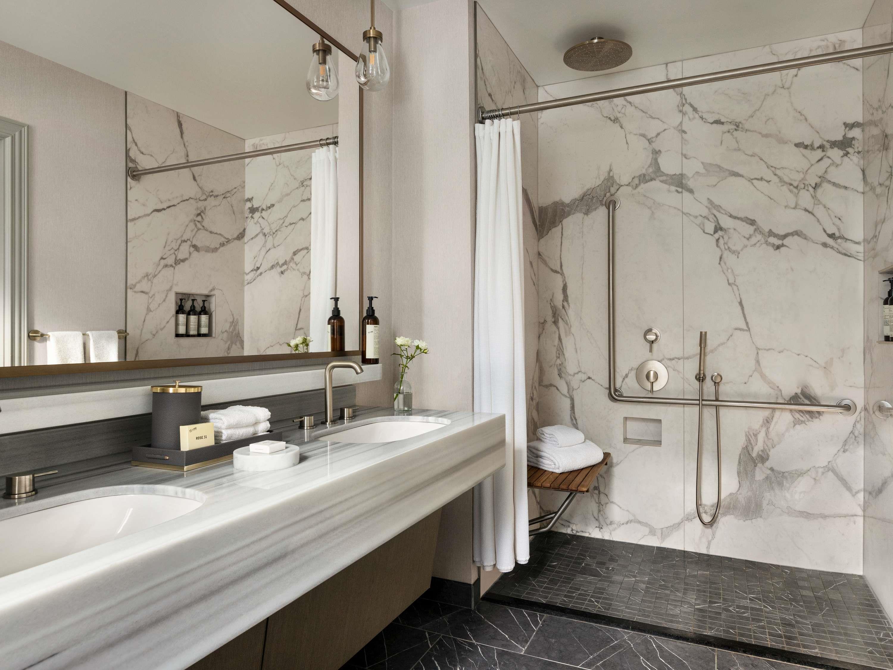 Room Deluxe King Bed