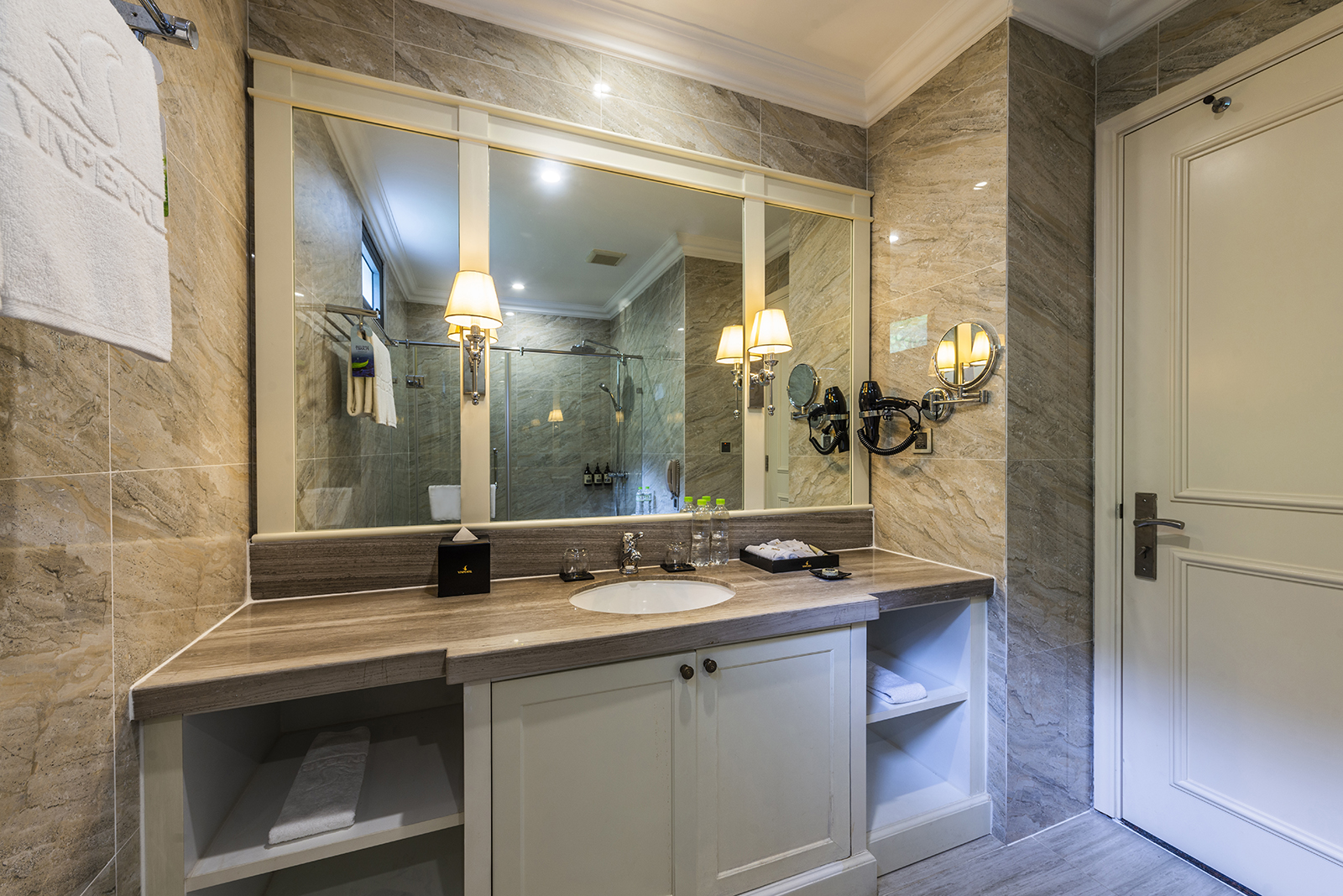 Villa Three Bedrooms Three Bathrooms