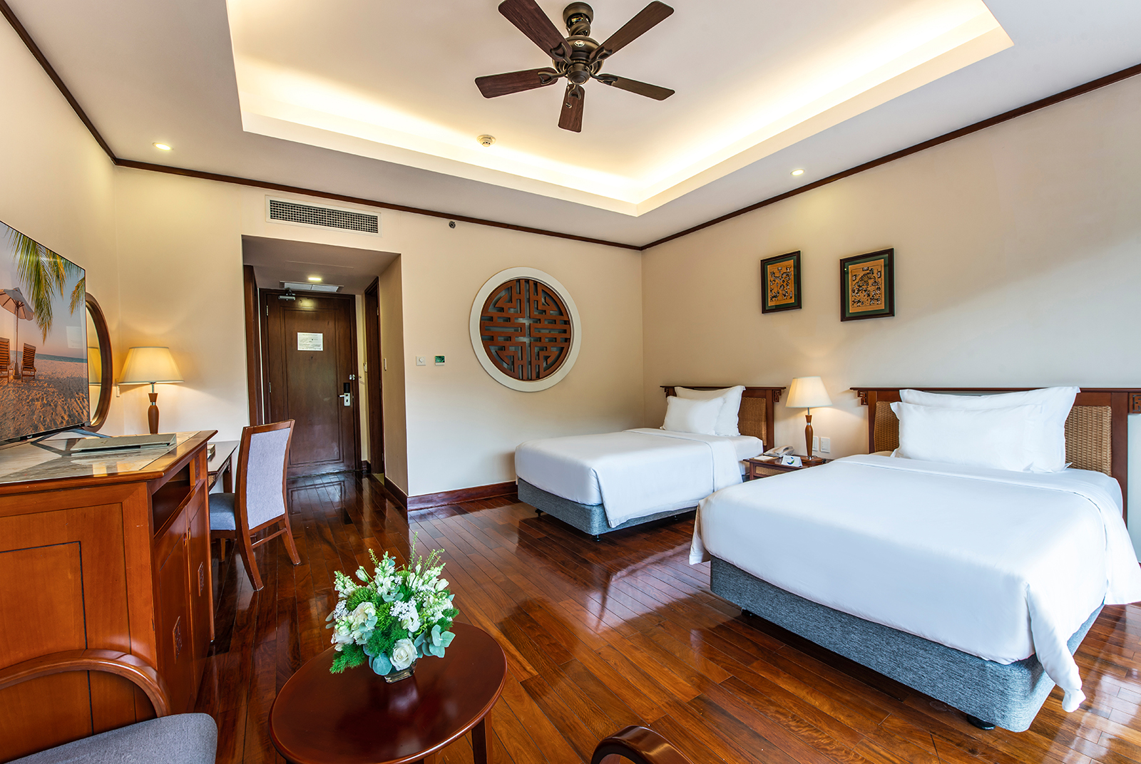 Twin Deluxe Sea View with Balcony