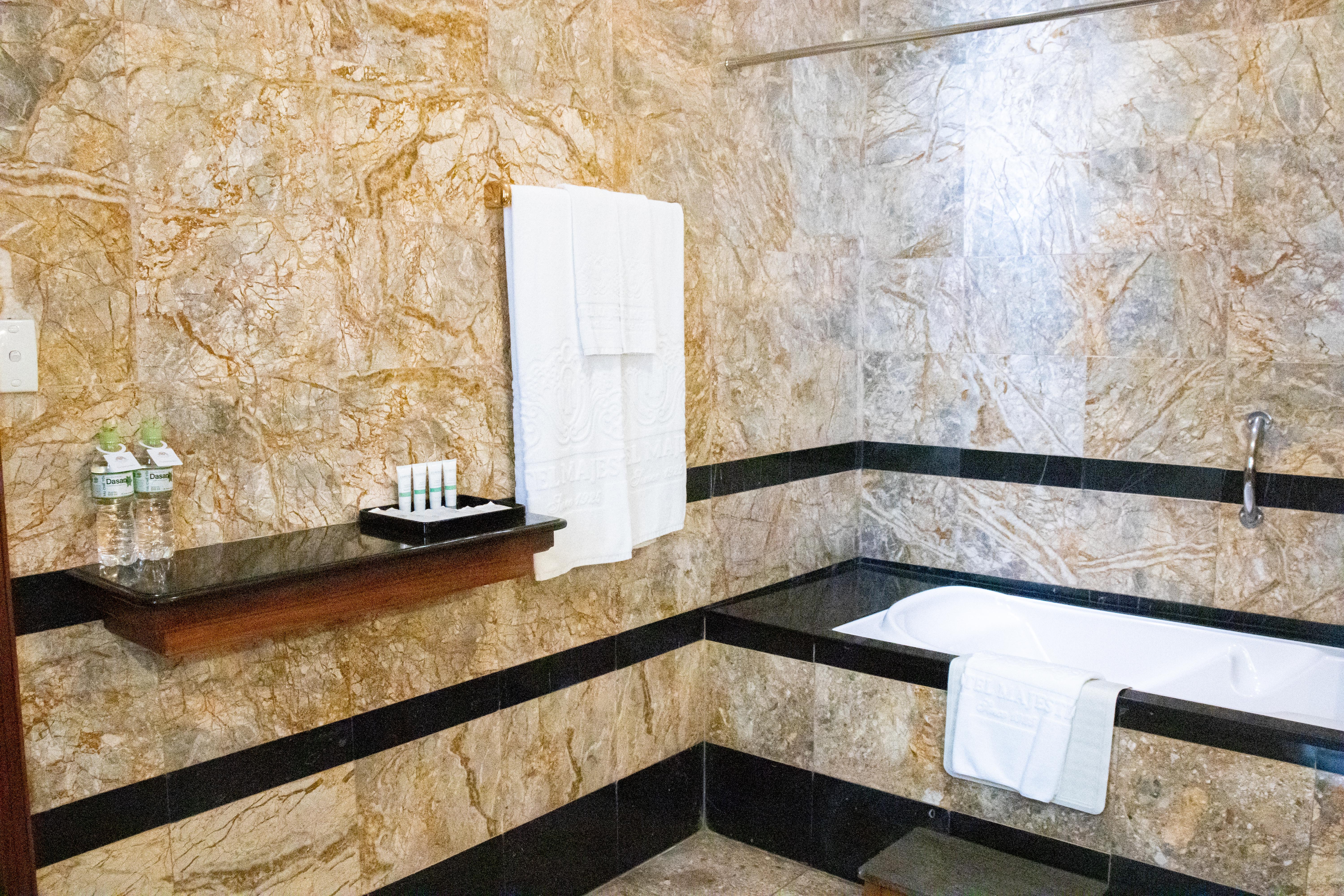 Twin Deluxe City View