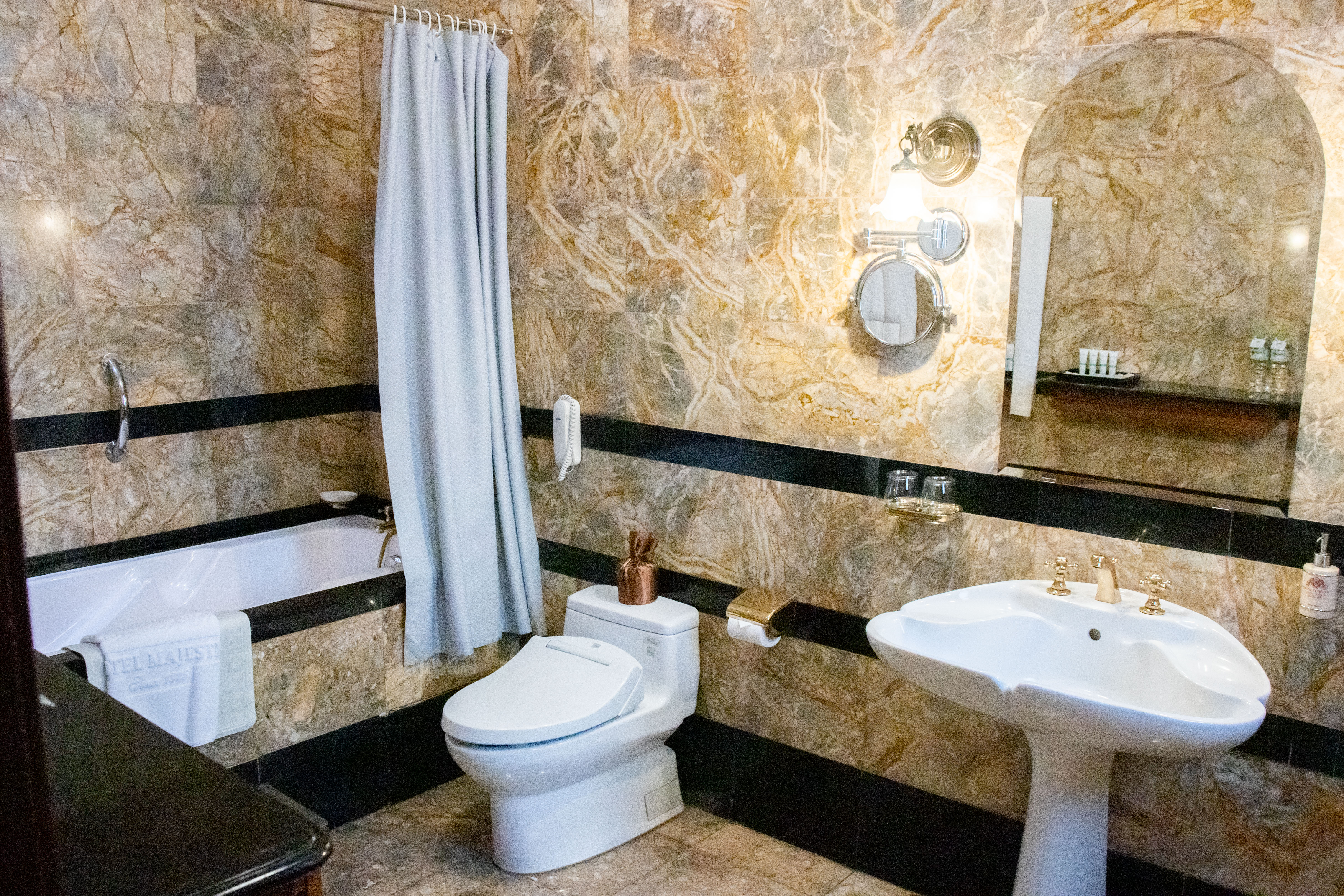 Twin Deluxe City View