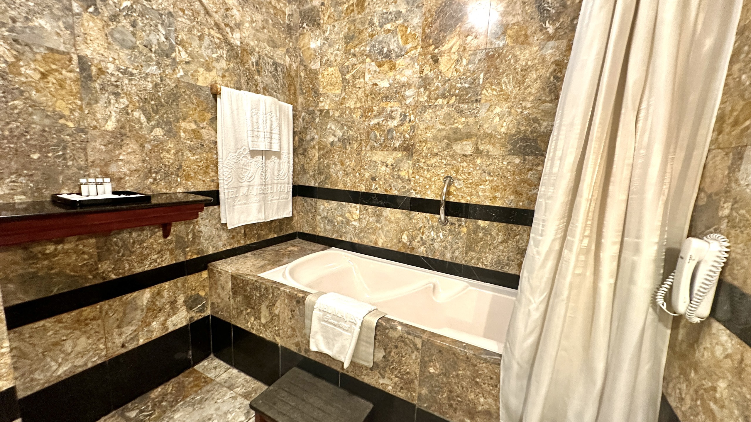 Single Deluxe Pool View