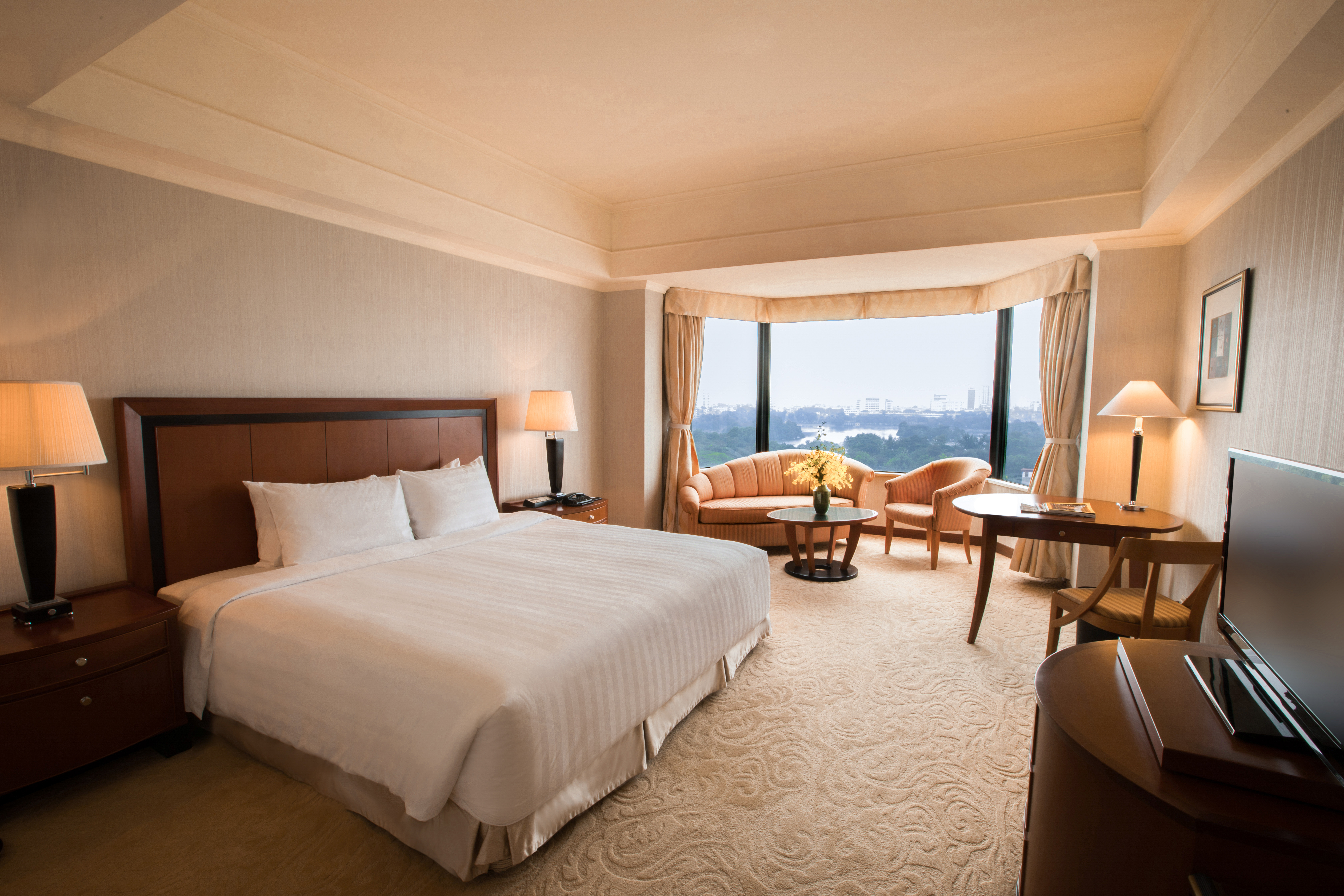 Single Deluxe King Bed