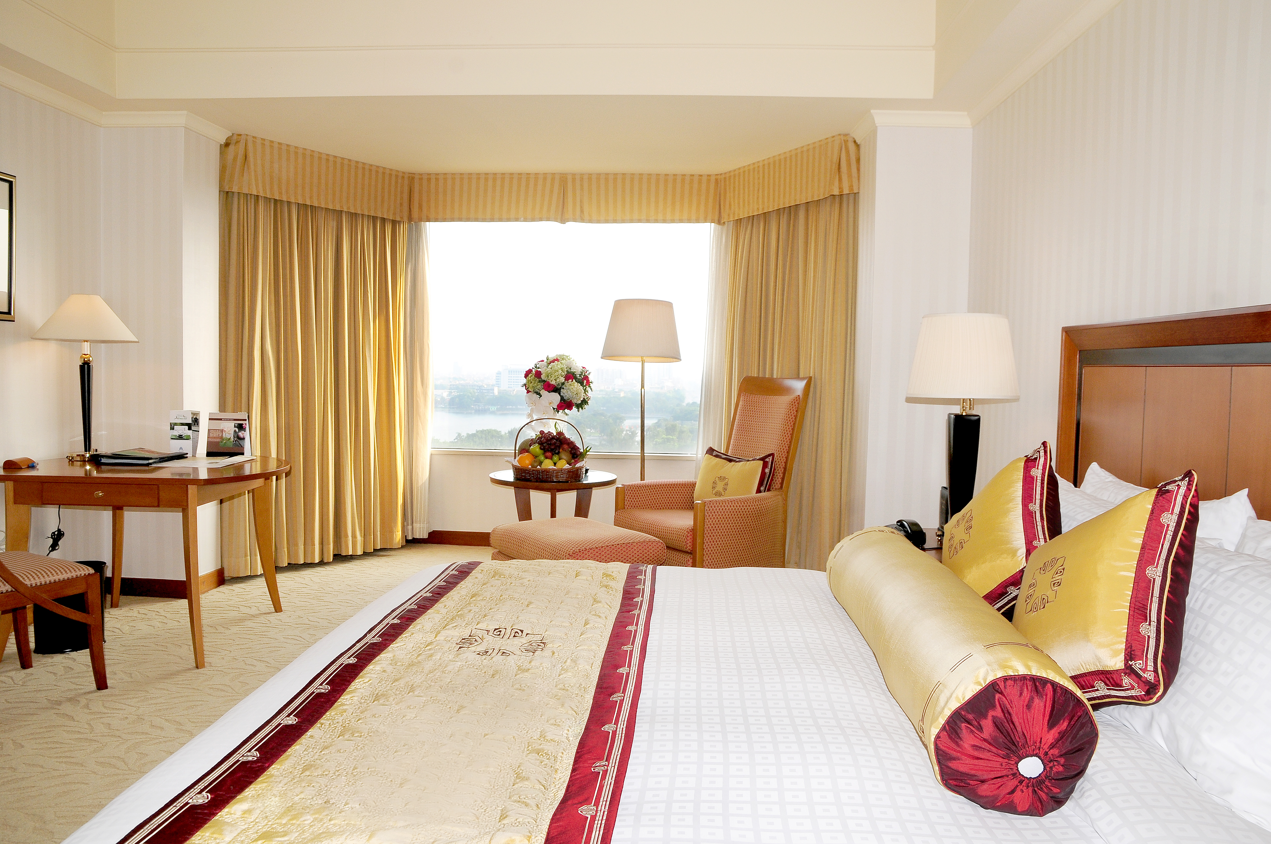 Single Executive King Bed