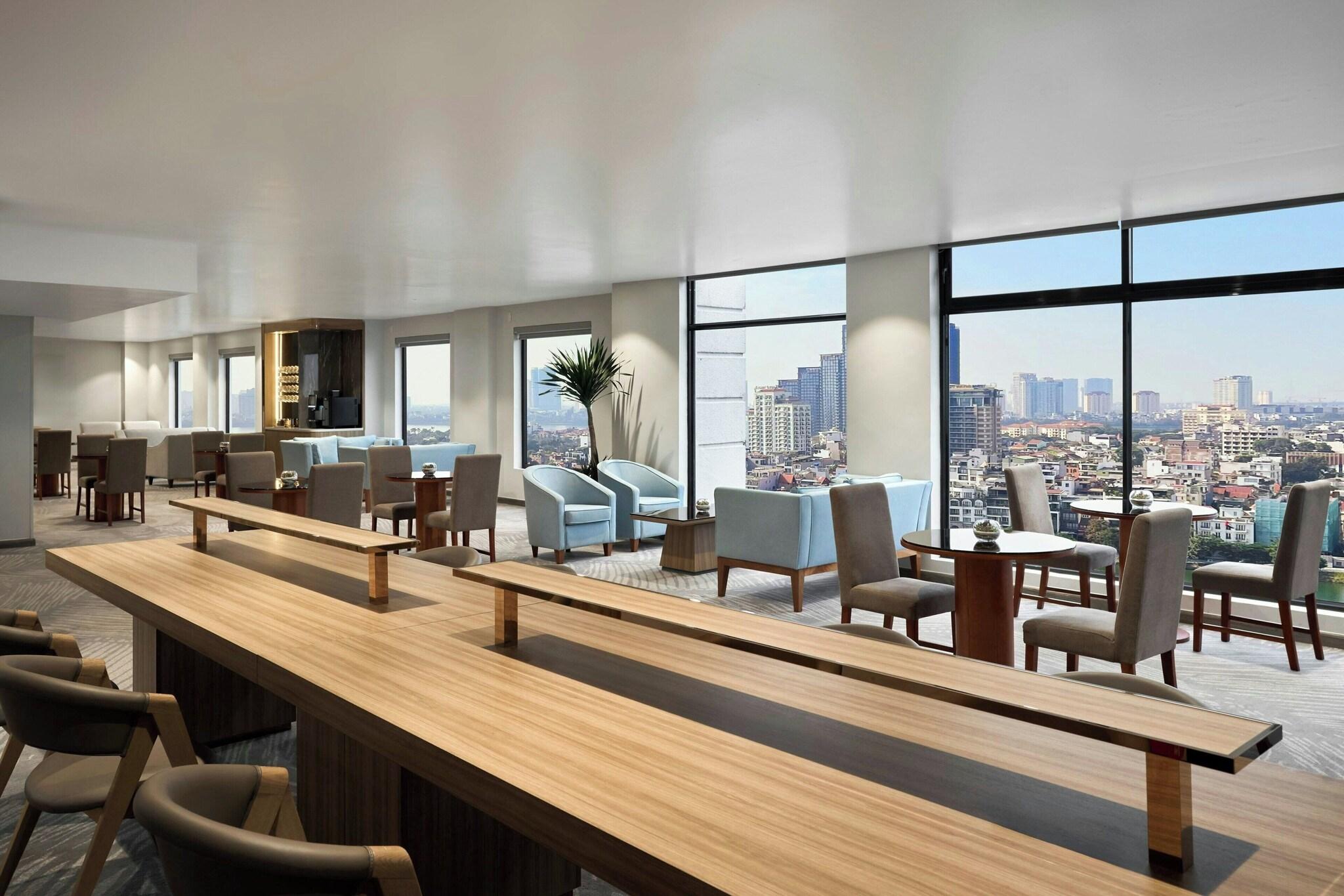 Double Club King Bed