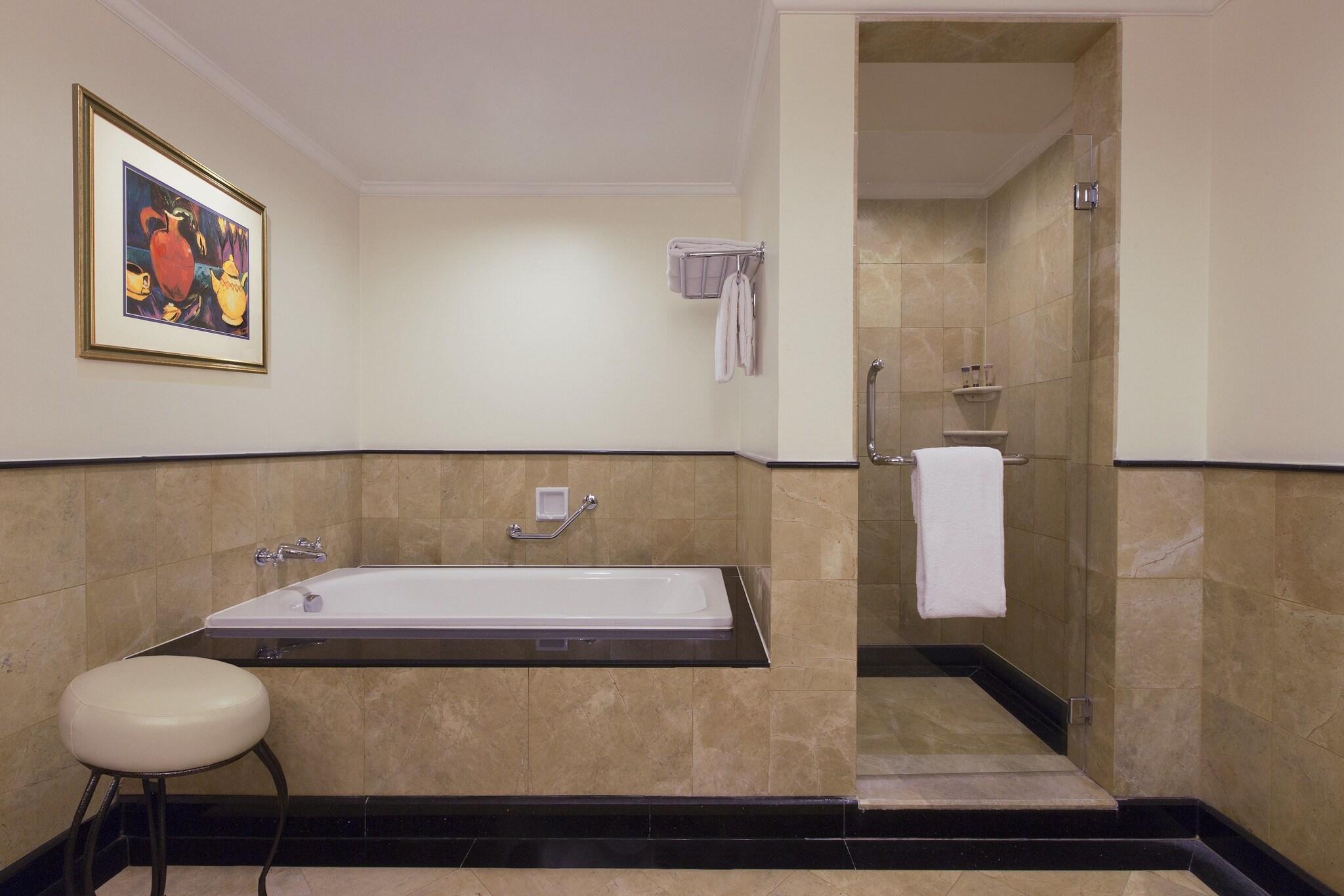 Suite Executive King Bed