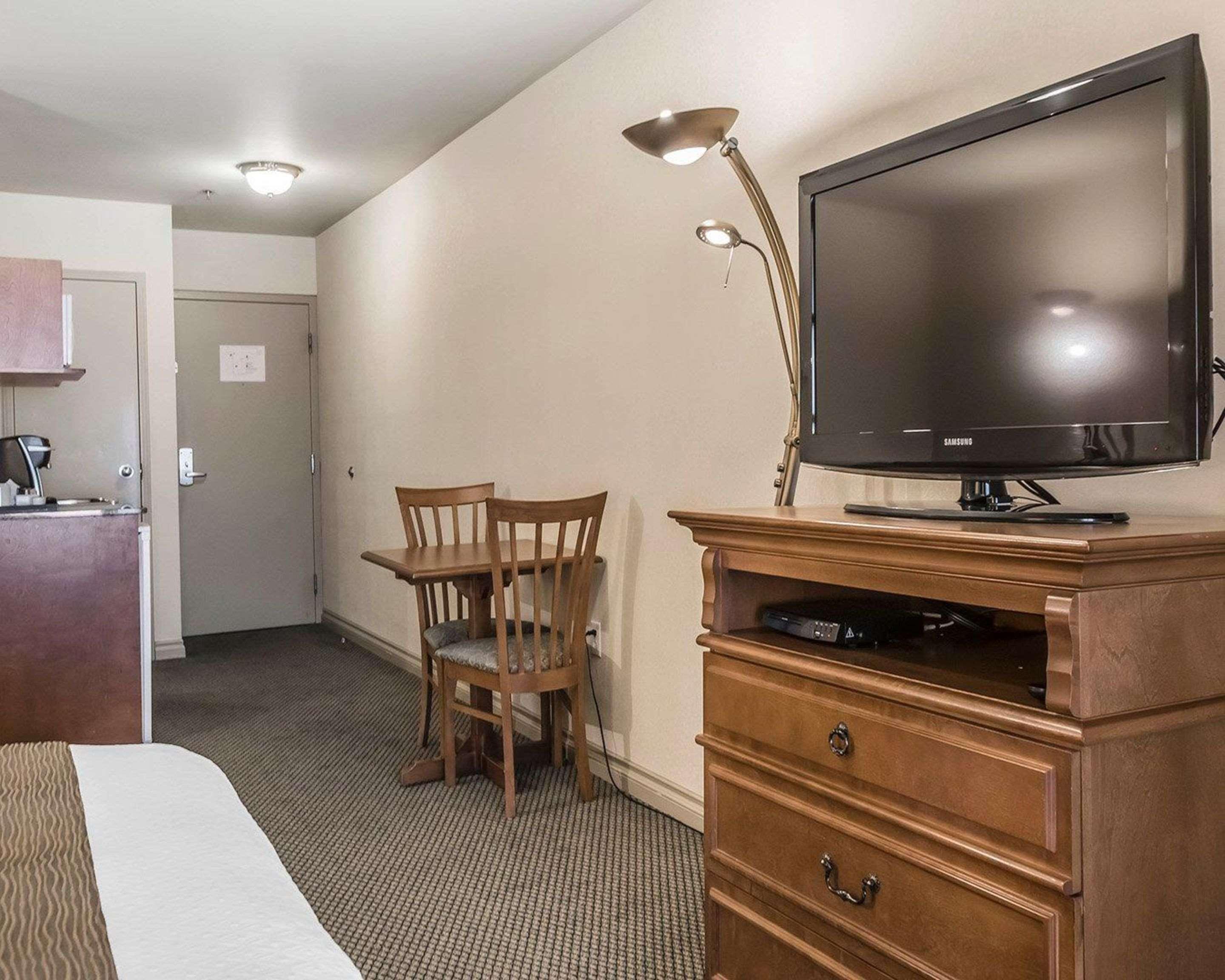 Suite Two Queen Beds Non Smoking