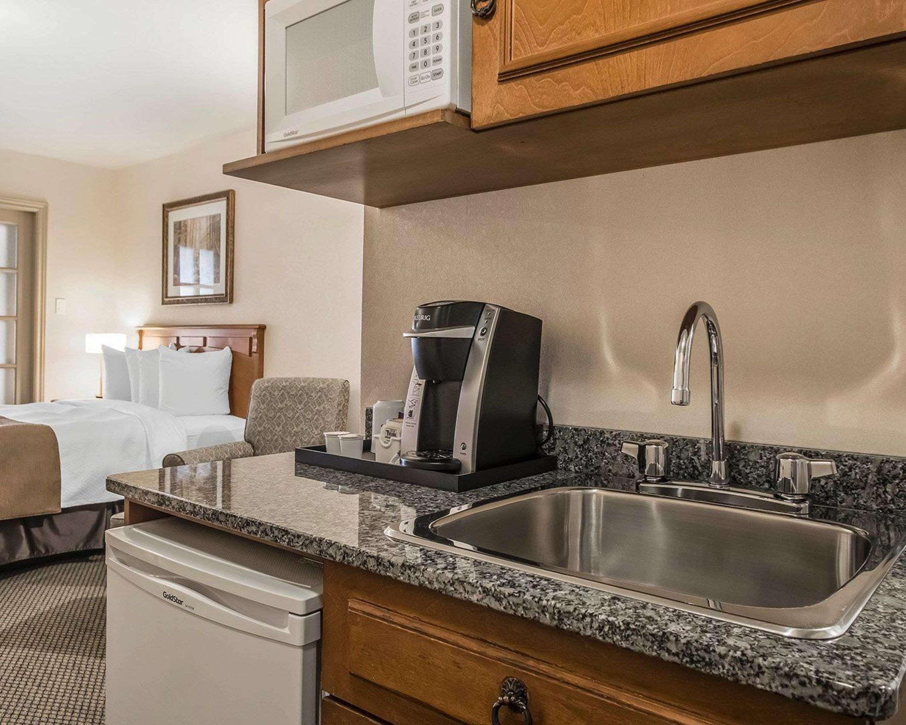 Suite Two Queen Beds Non Smoking