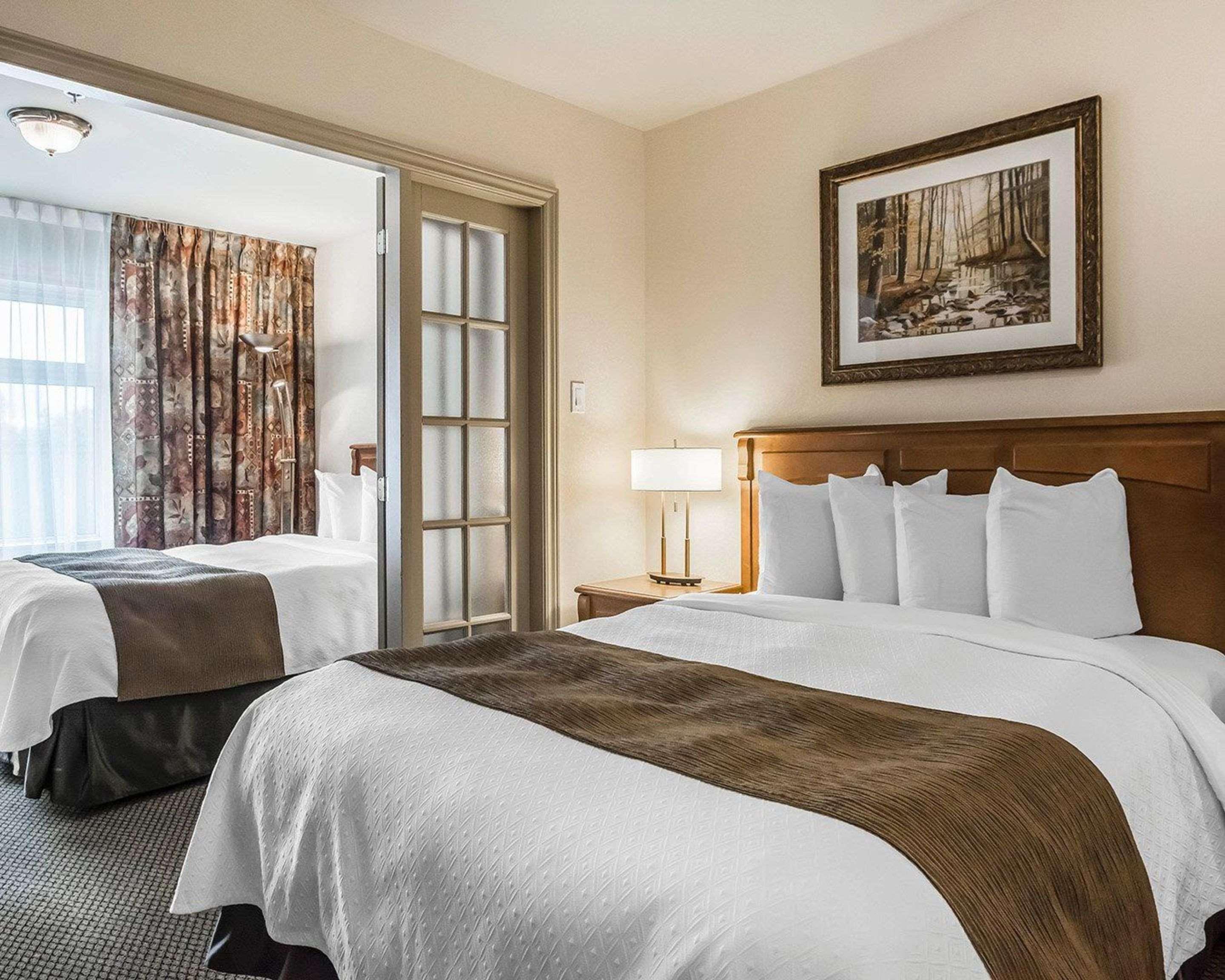 Suite Two Queen Beds Non Smoking