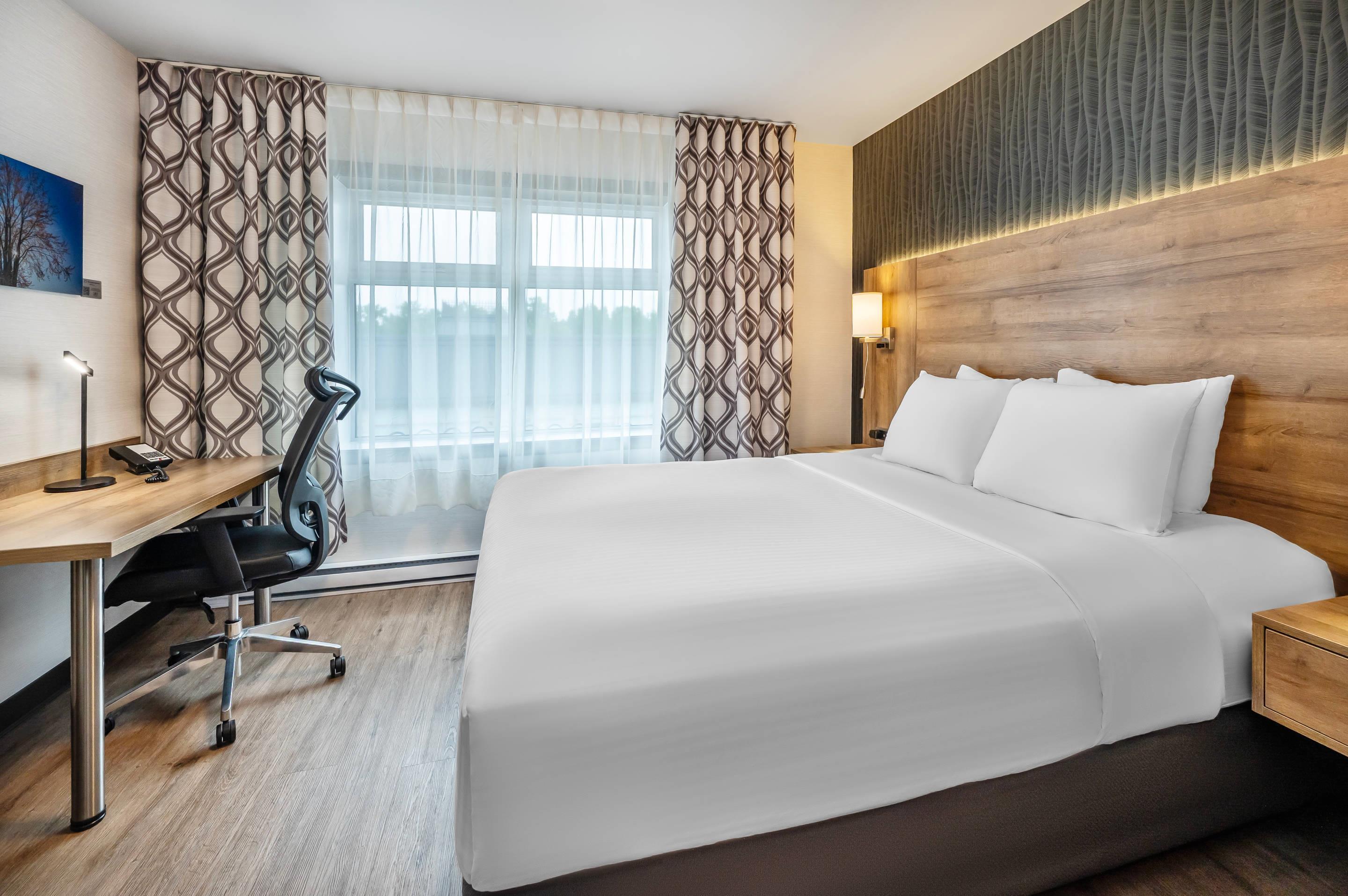 Quadruple Two Queen Beds