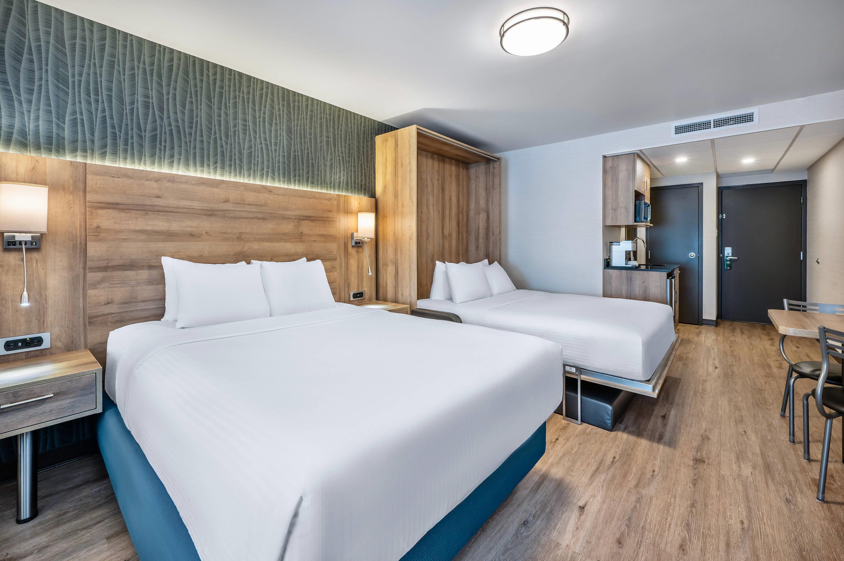 Quadruple Two Queen Beds