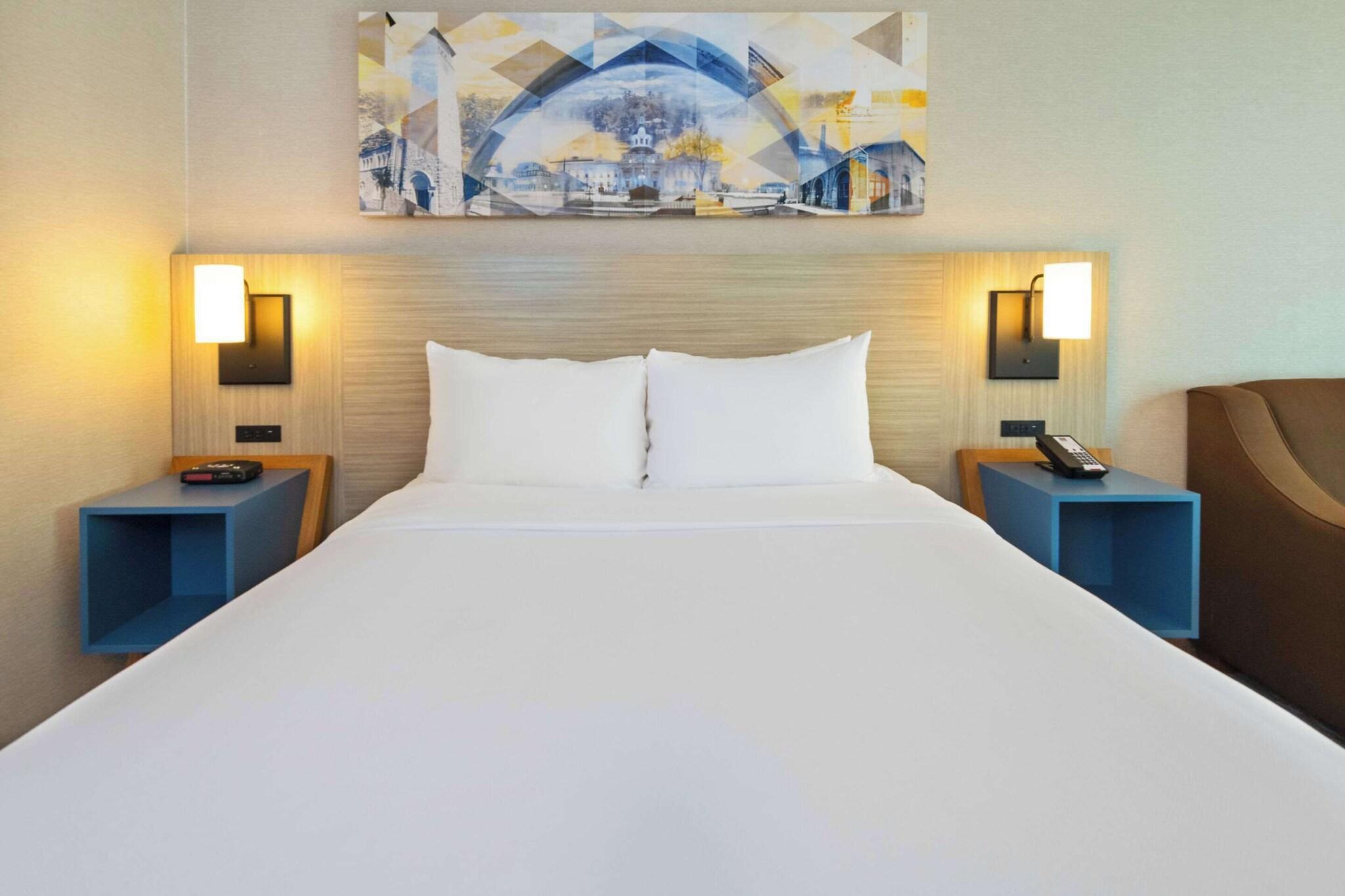 Double Queen Bed Non Smoking