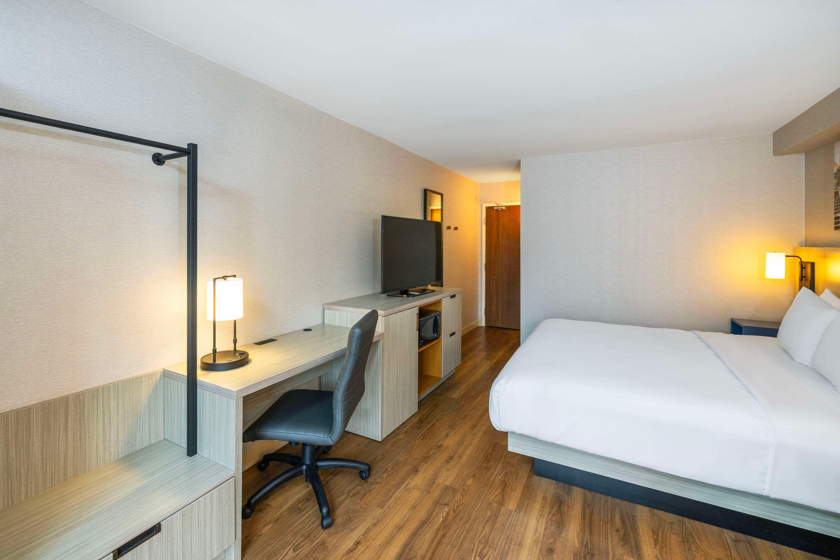 Double King Bed Non Smoking