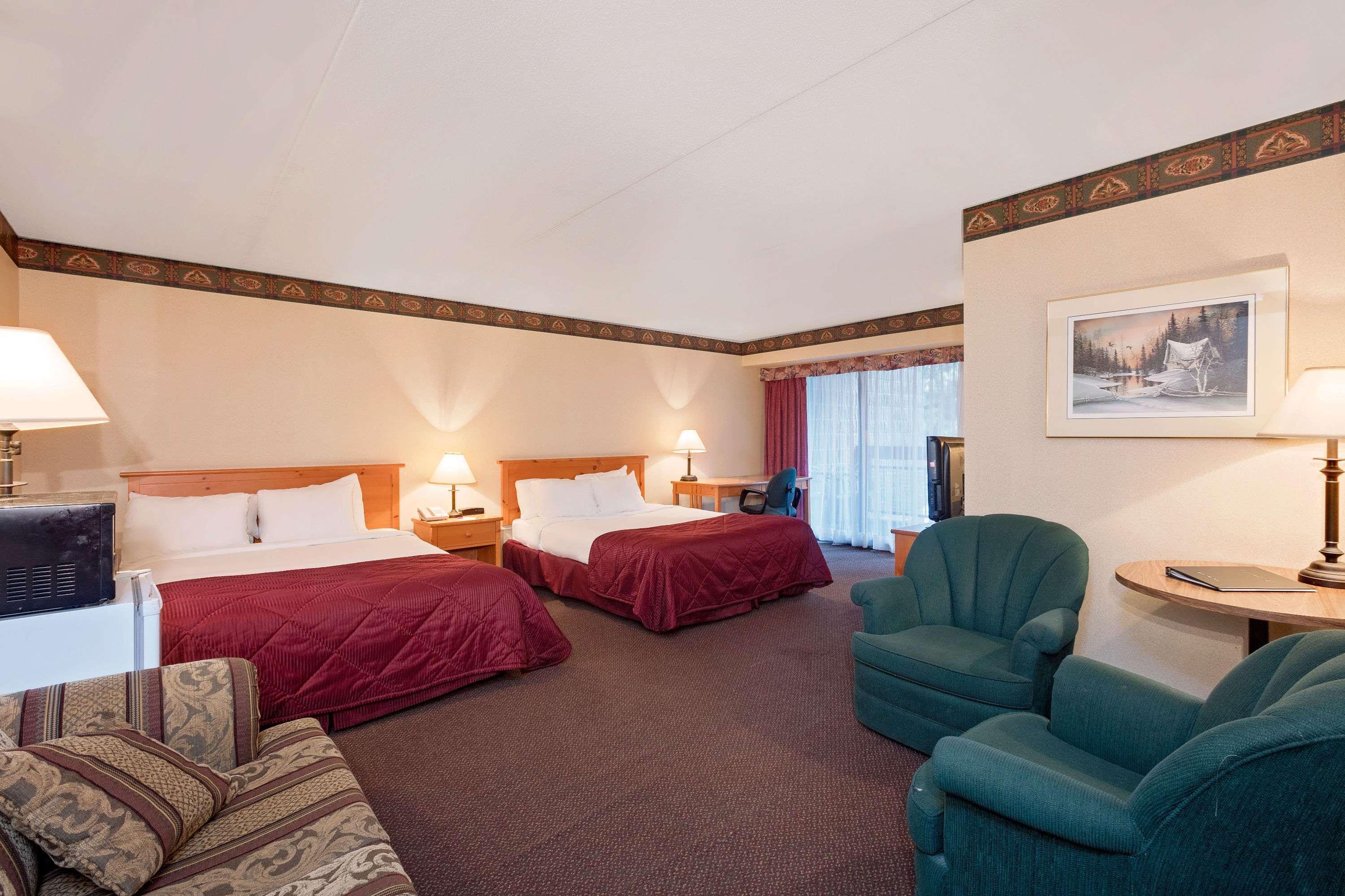 Quadruple Two Queen Beds