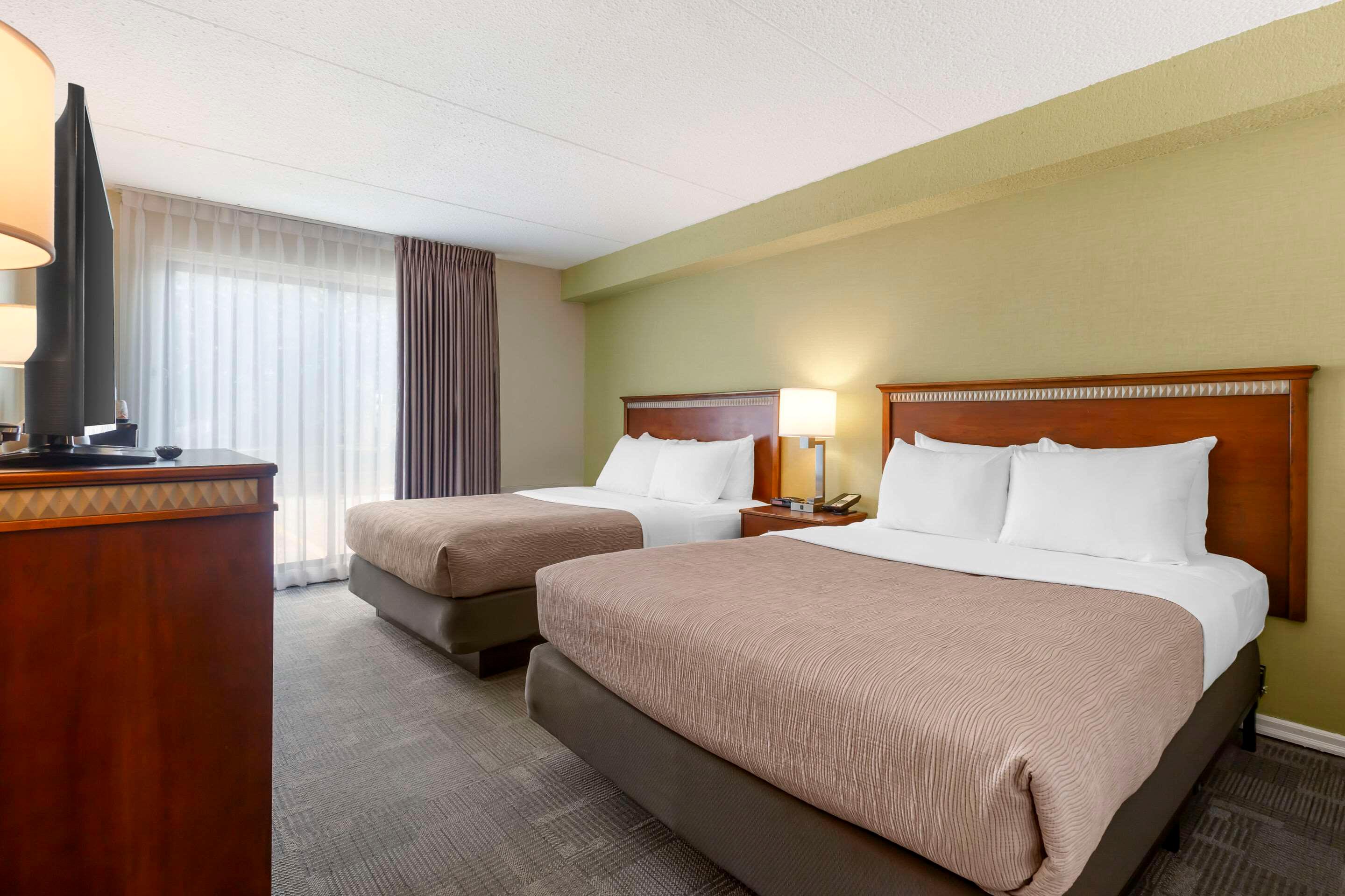 Double Two Queen Beds Non Smoking