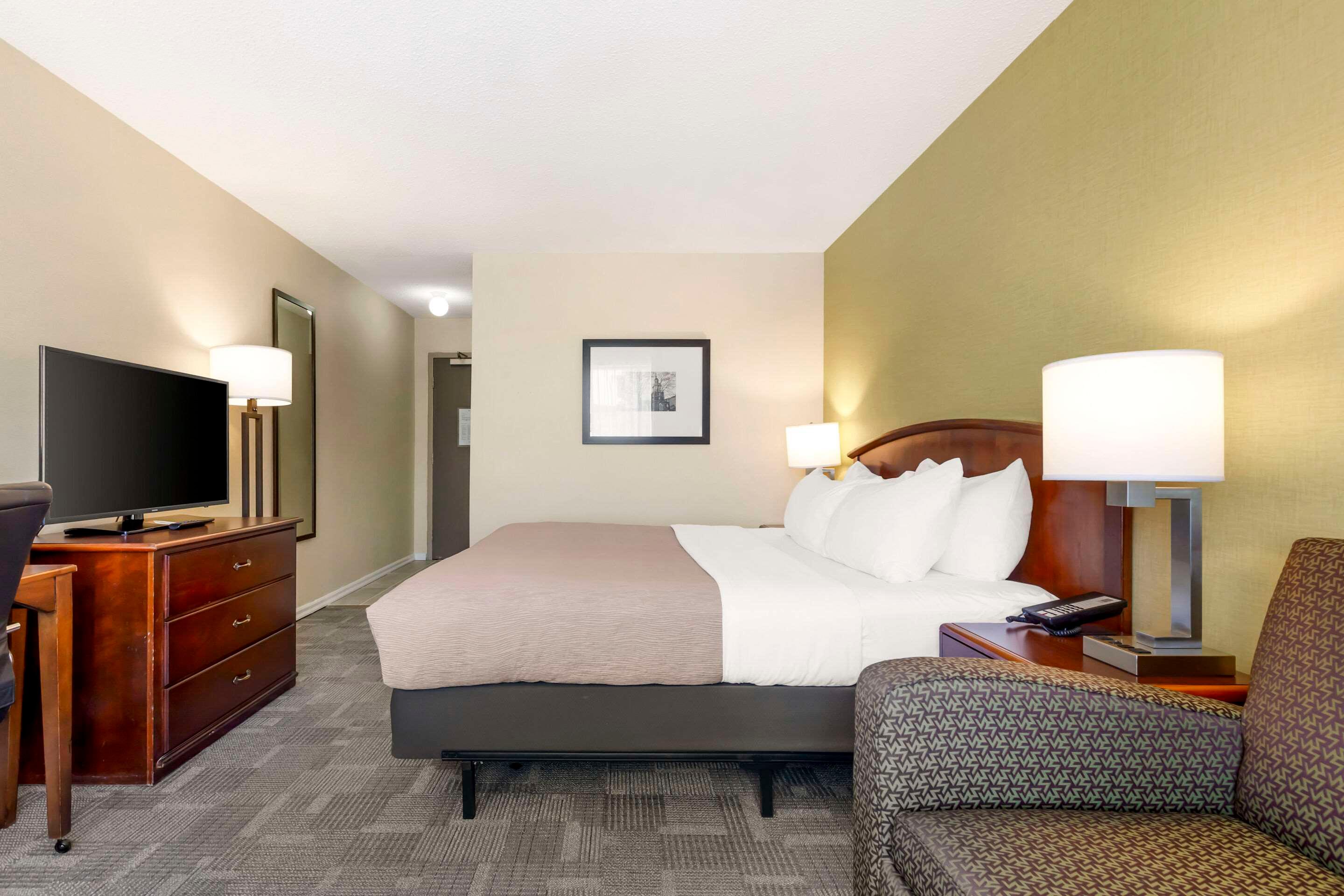 Double King Bed Non Smoking