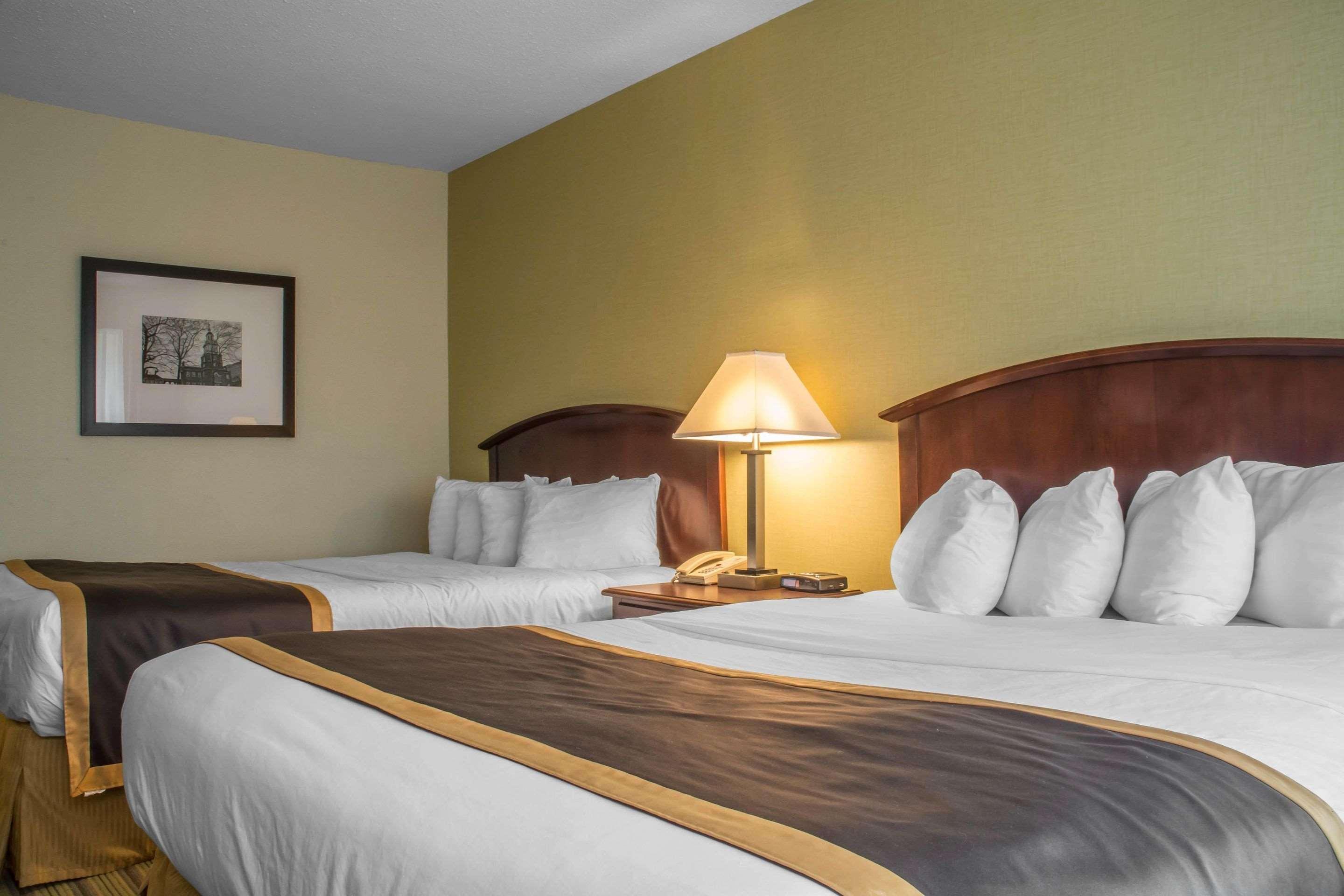 Double Two Queen Beds Non Smoking