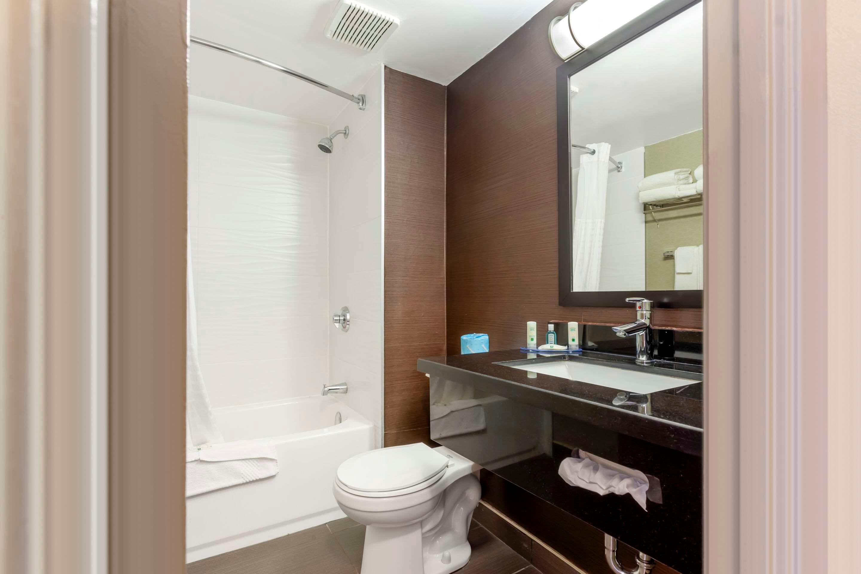 Double Two Queen Beds Non Smoking