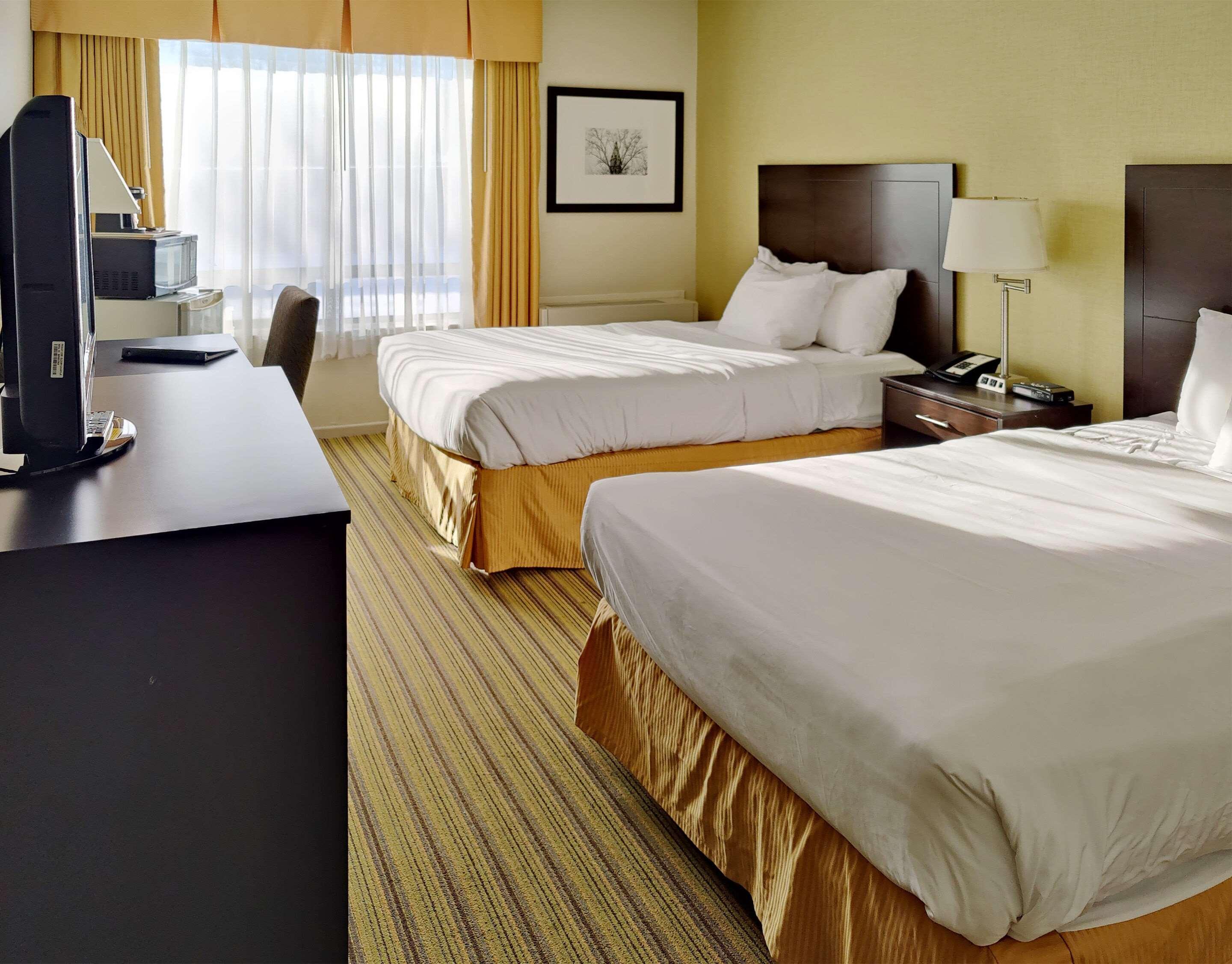 Double Two Queen Beds Non Smoking