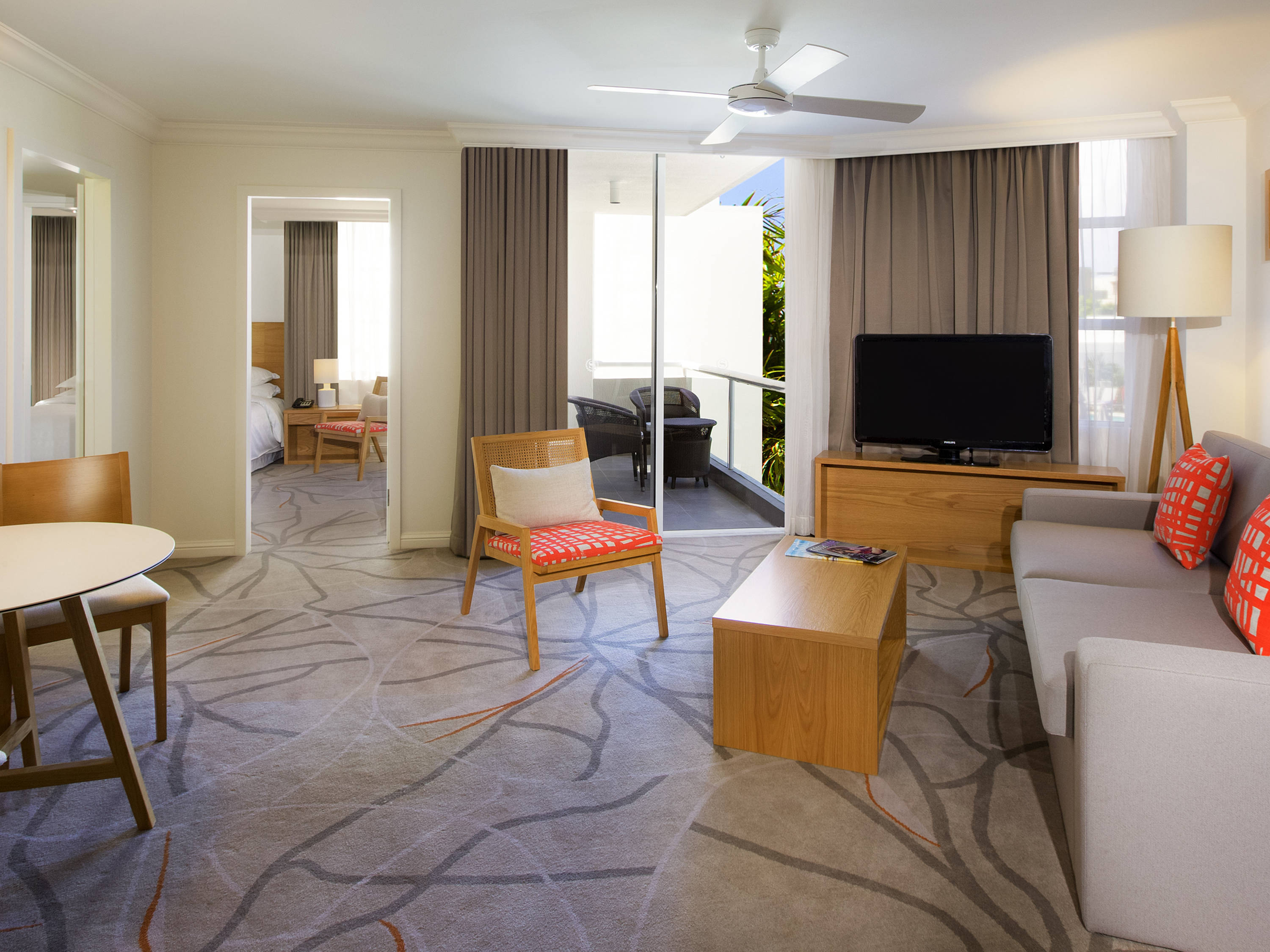 Suite Pool View King Bed