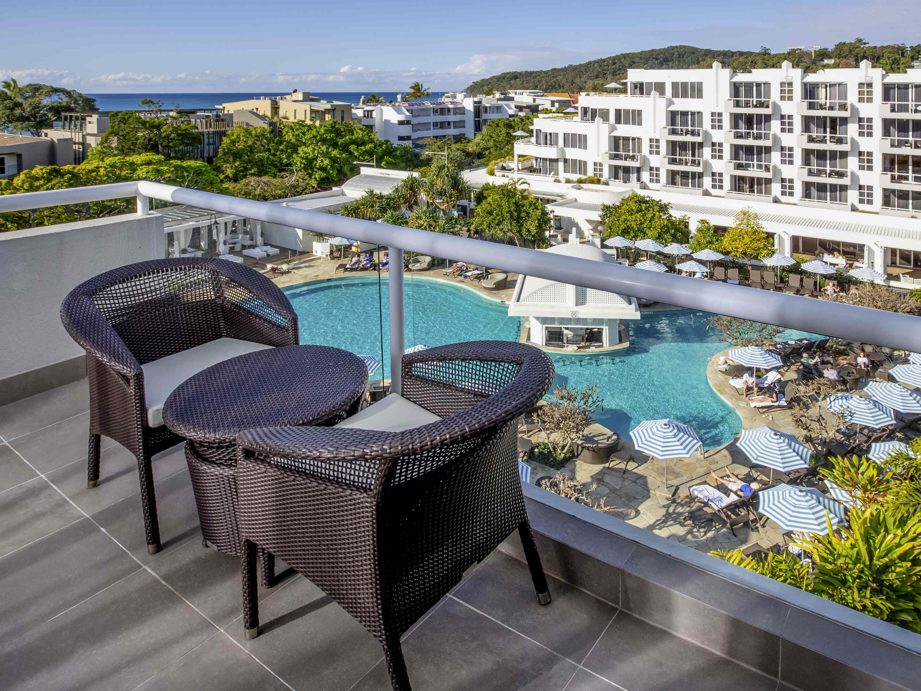 Suite Pool View King Bed