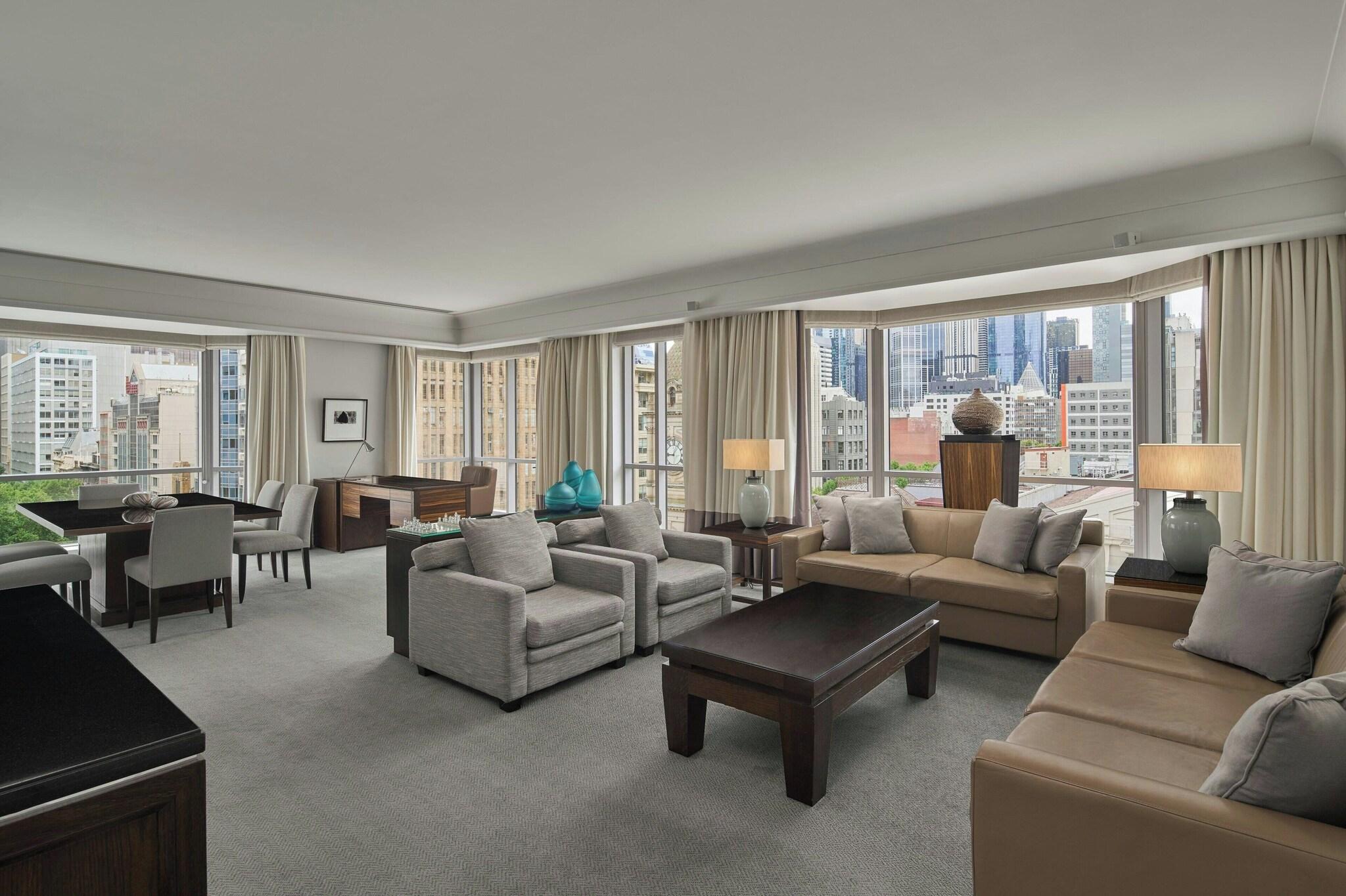 Suite City View King Bed