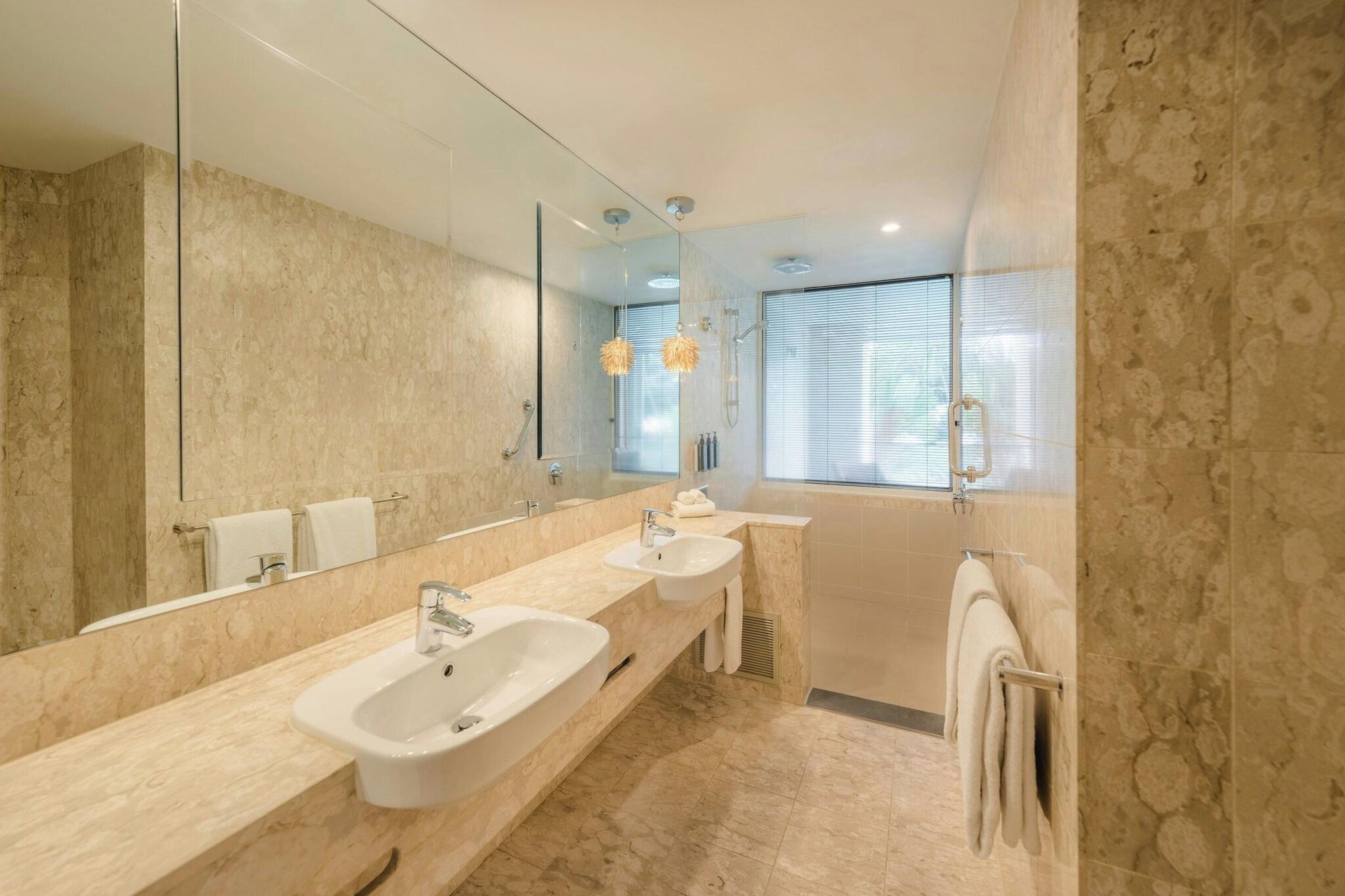 Studio Garden View King Bed