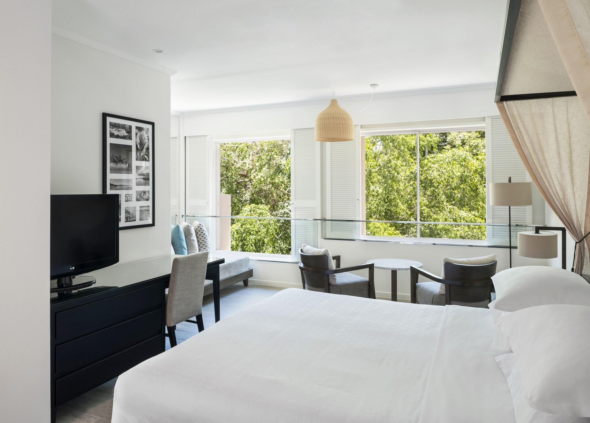 Double Garden View King Bed