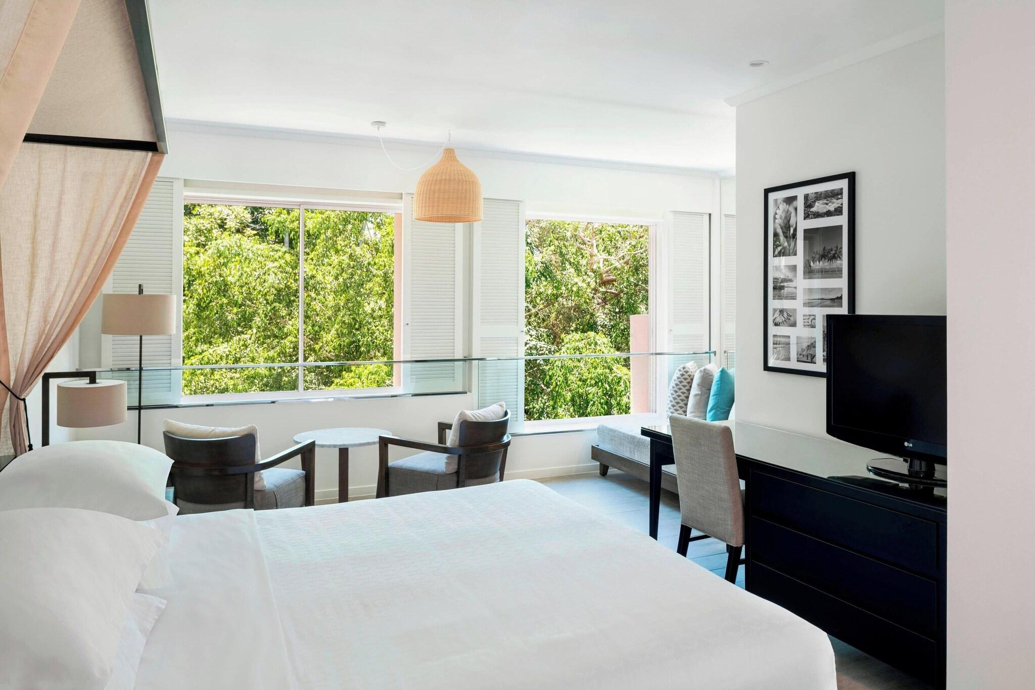 Double Garden View King Bed