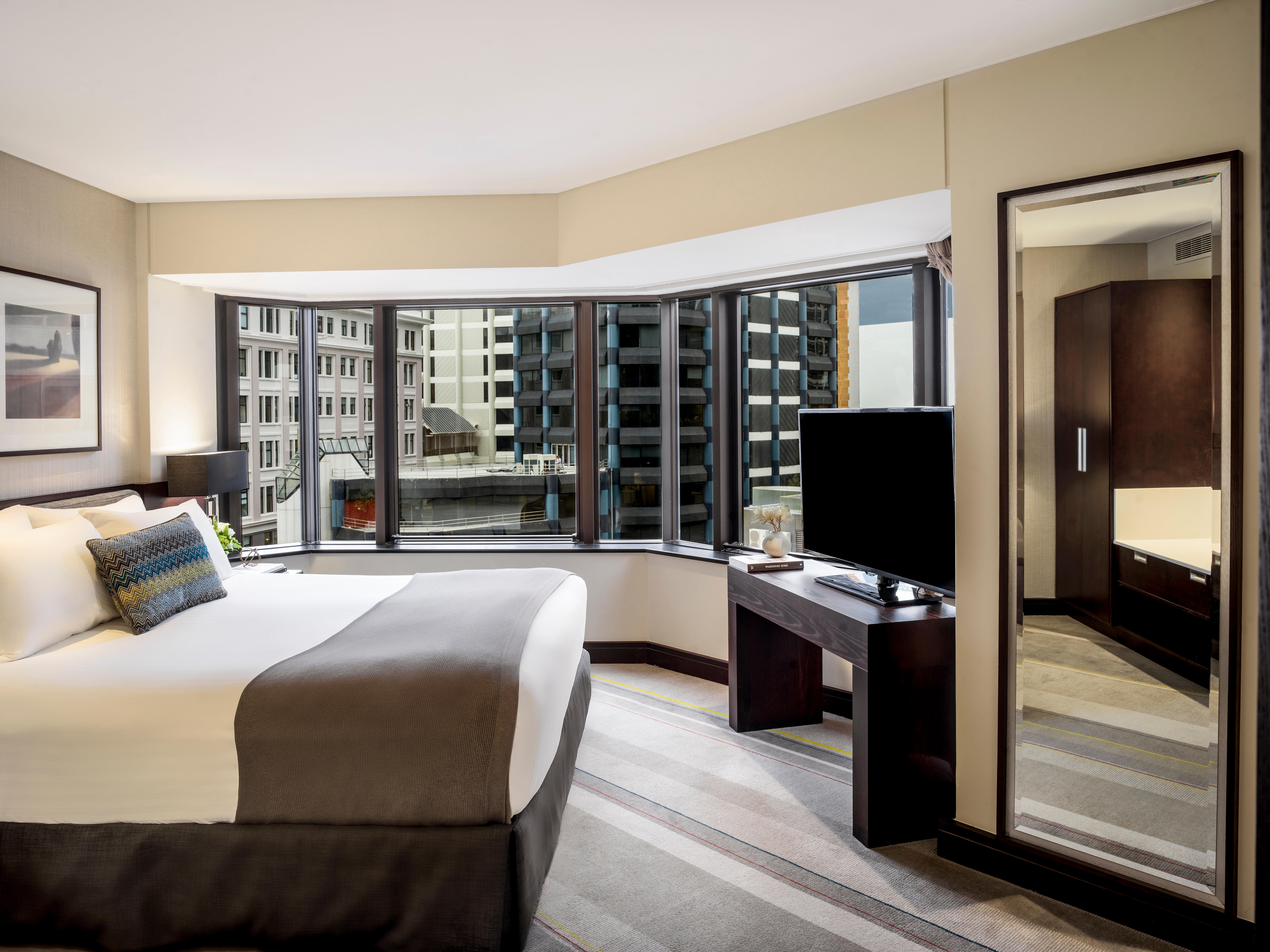 Junior Suite City View King Bed