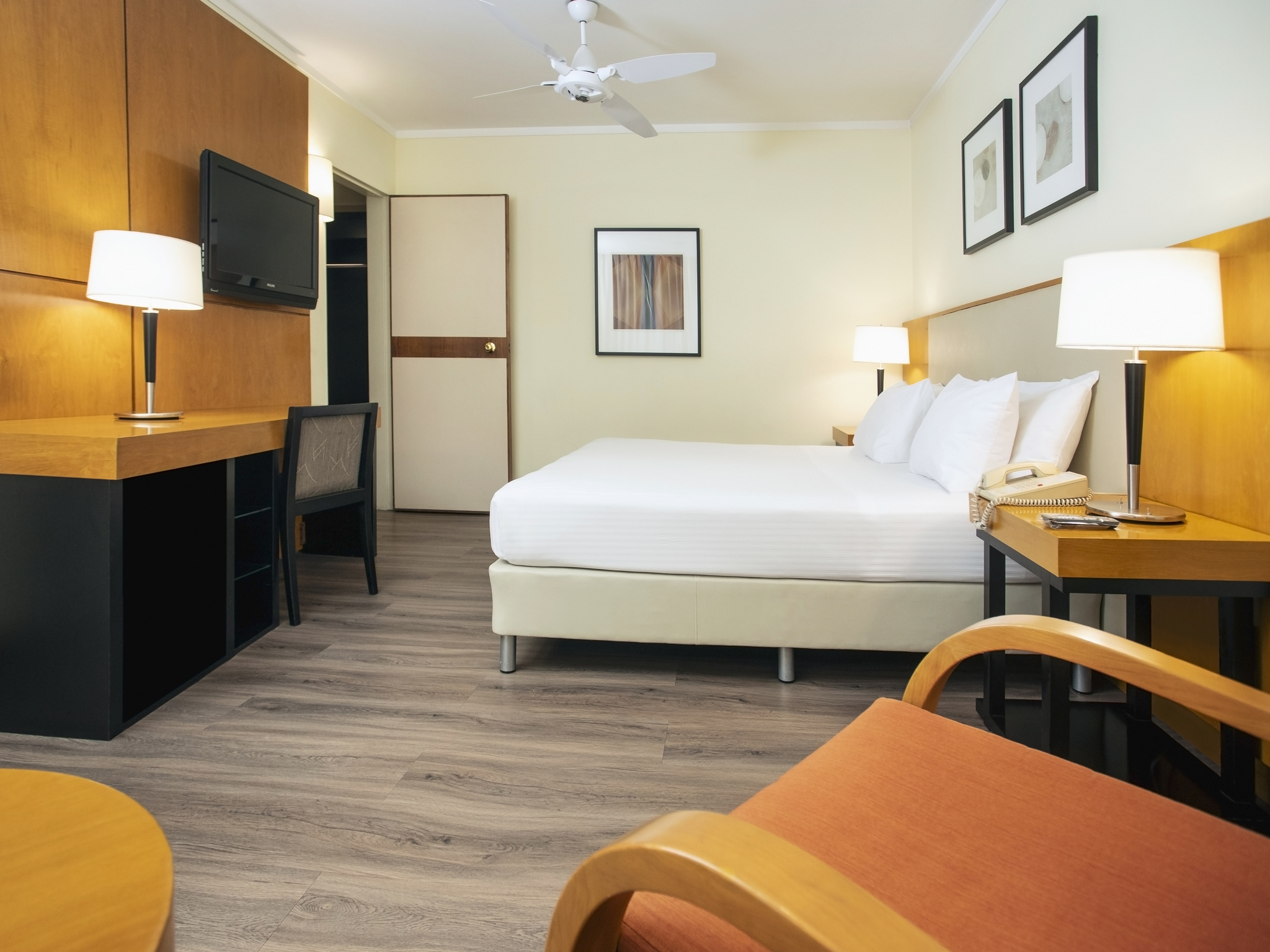 Family Room Capacity 4