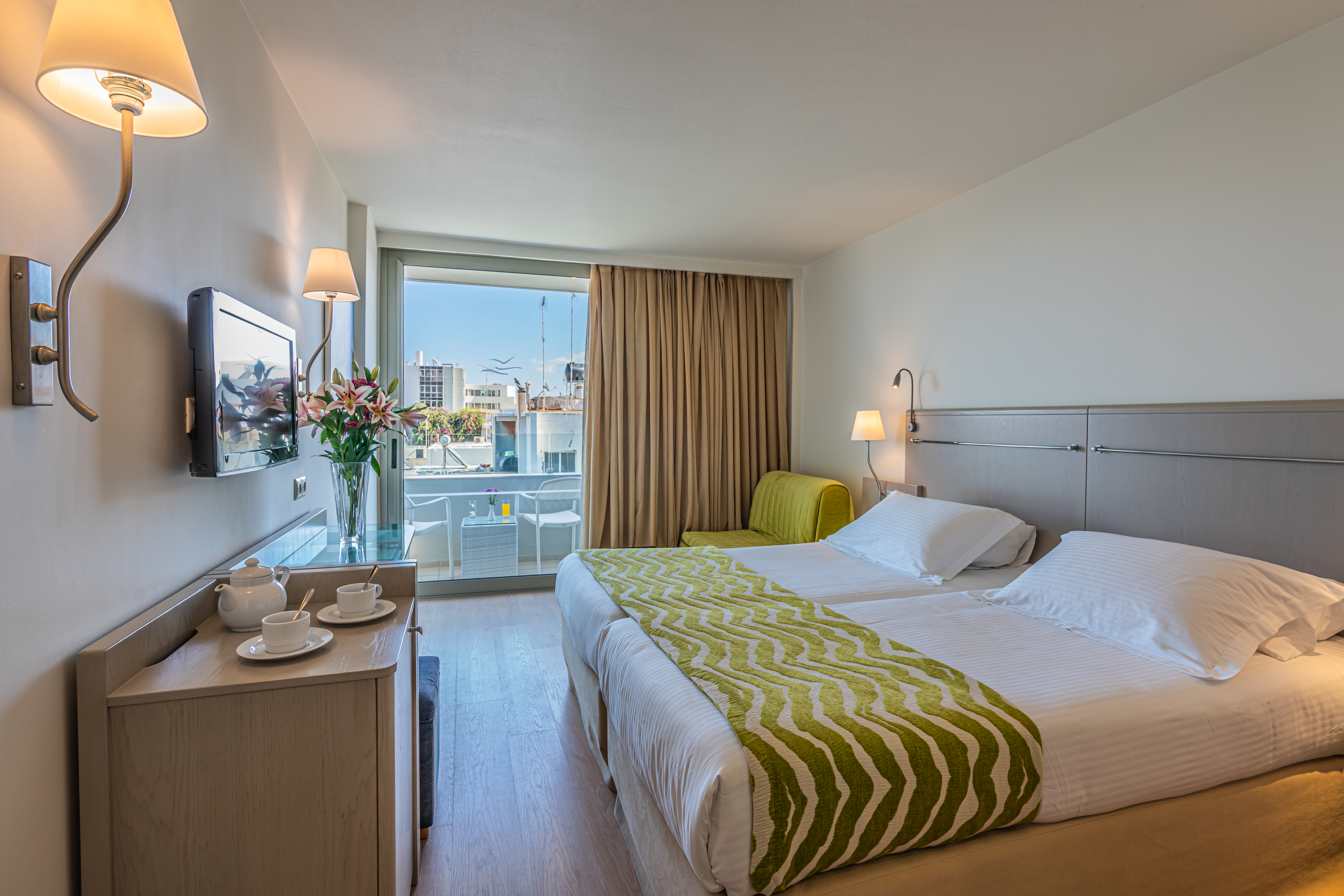 Twin Superior Side Sea View