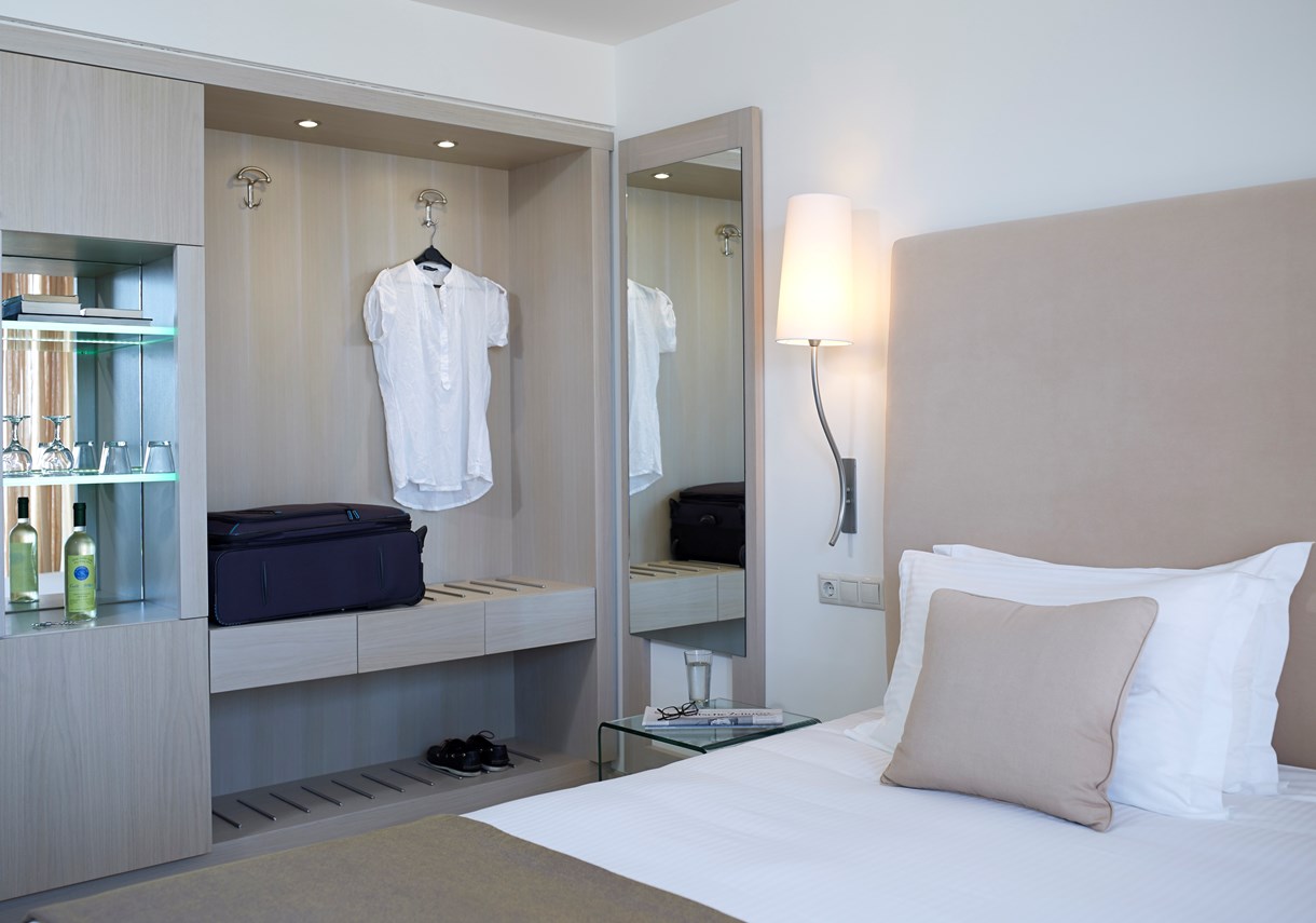 Twin Superior Side Sea View