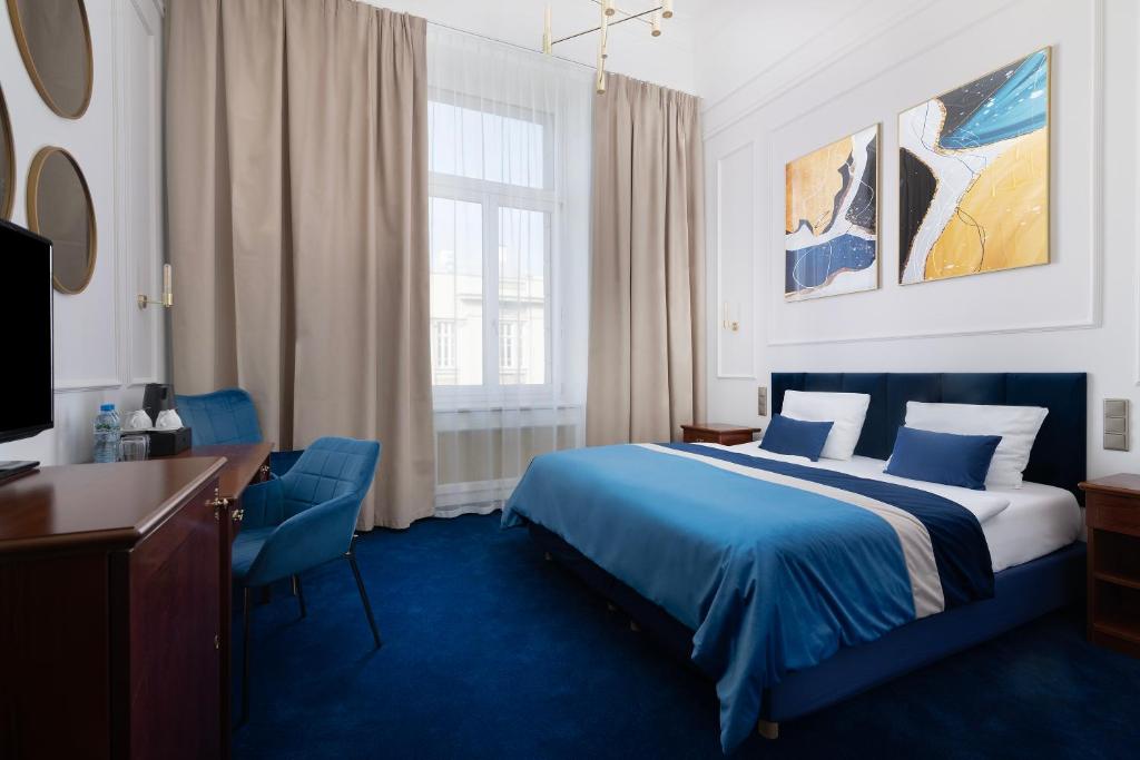 Double or Twin Standard