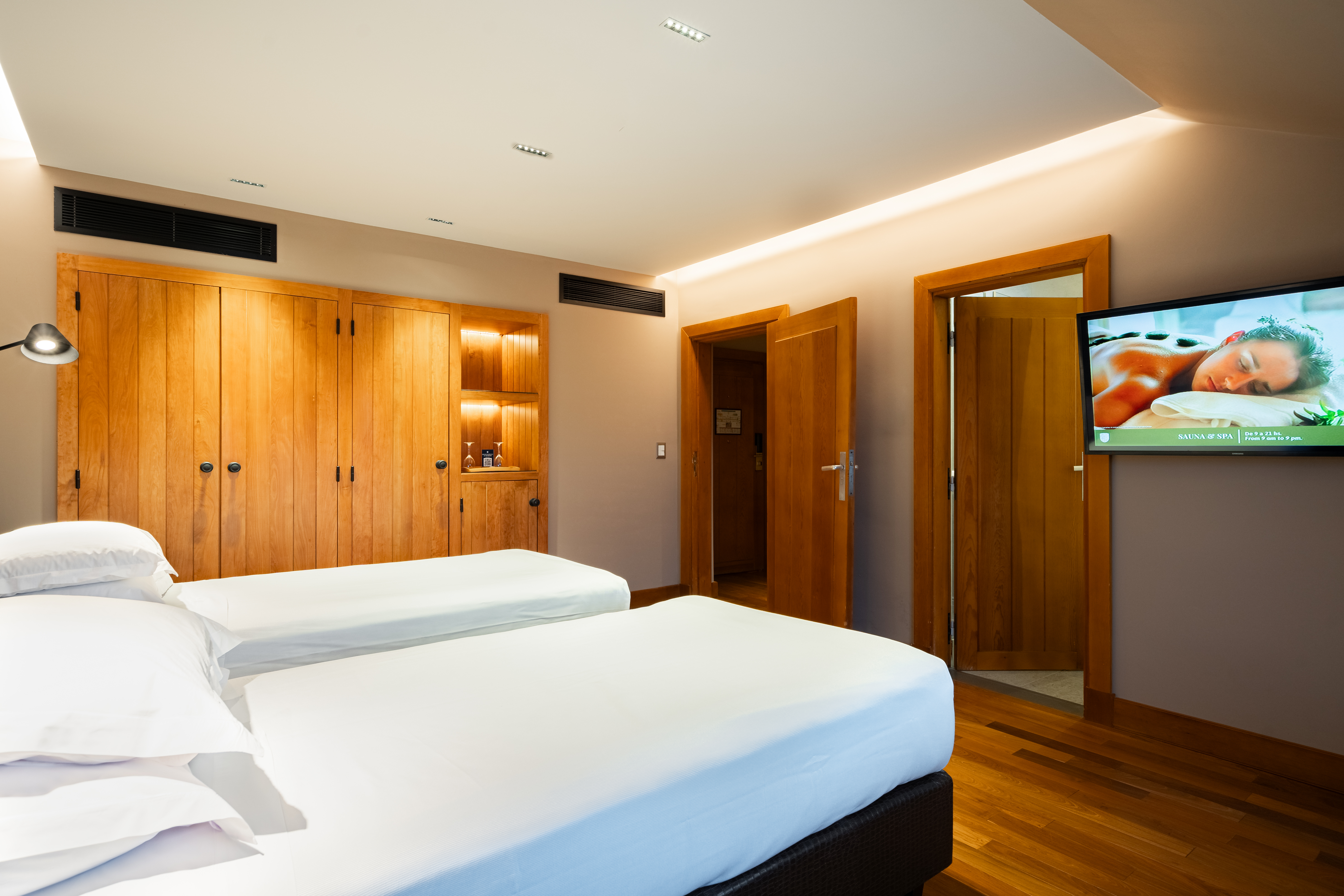 Twin Superior Lake View