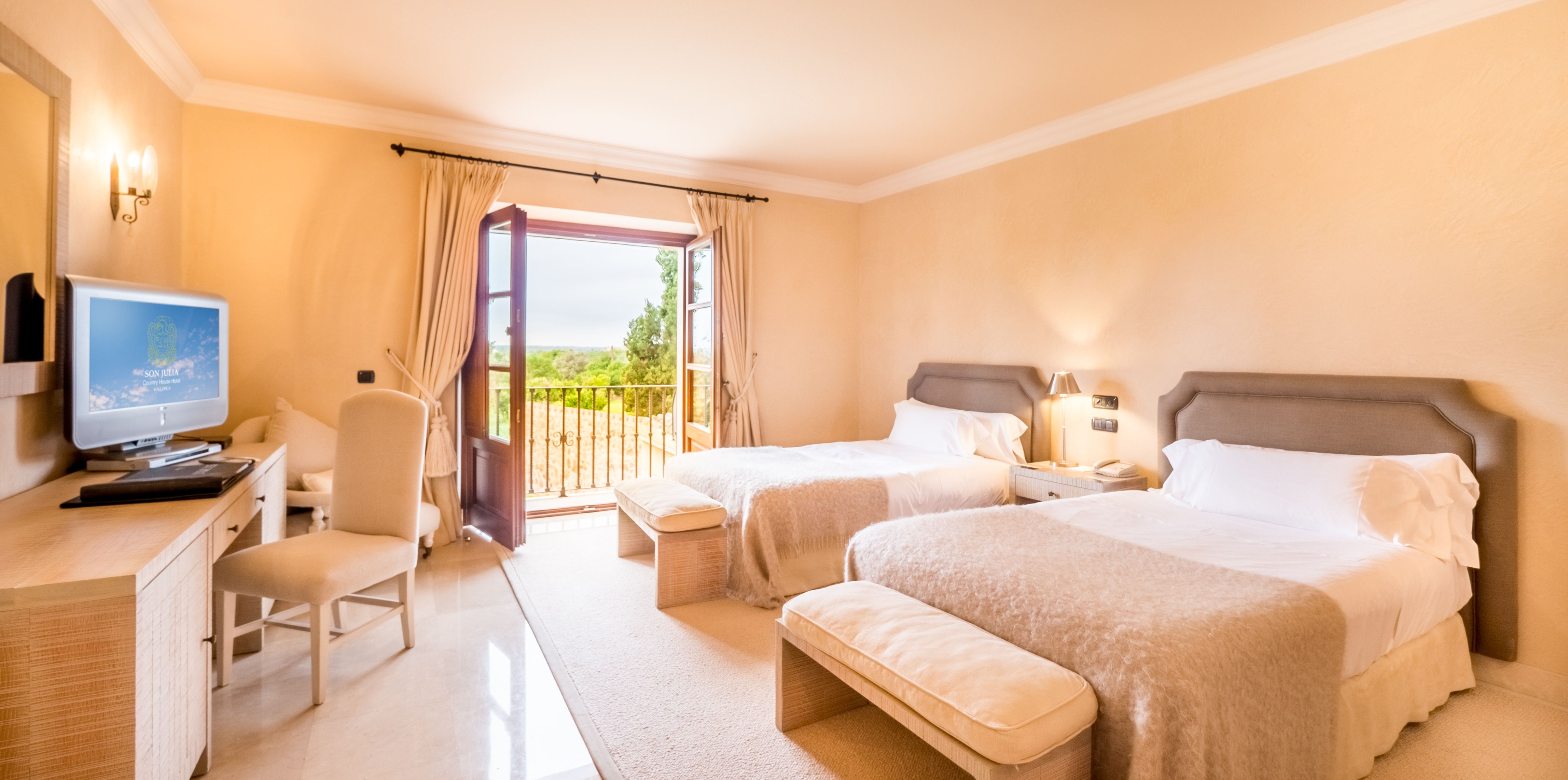 Double or Twin Superior