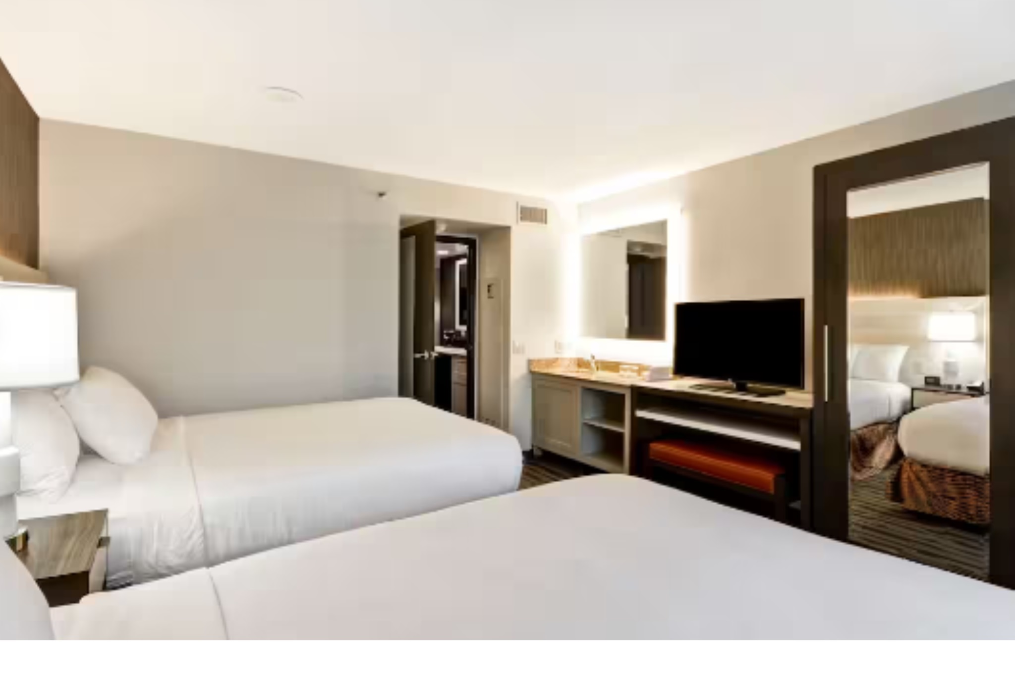 Suite Two Queen Beds Premium