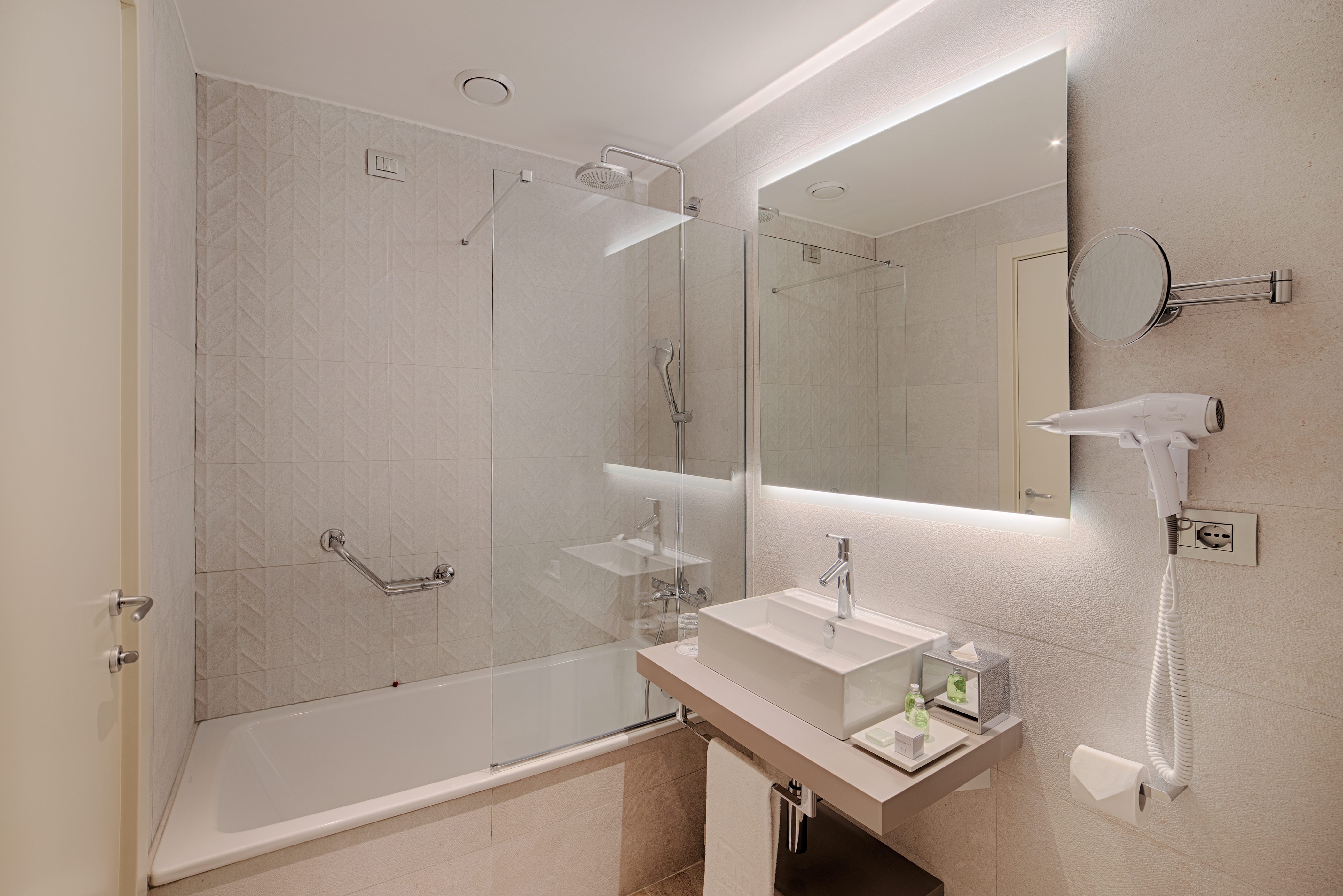 Junior Suite with Views