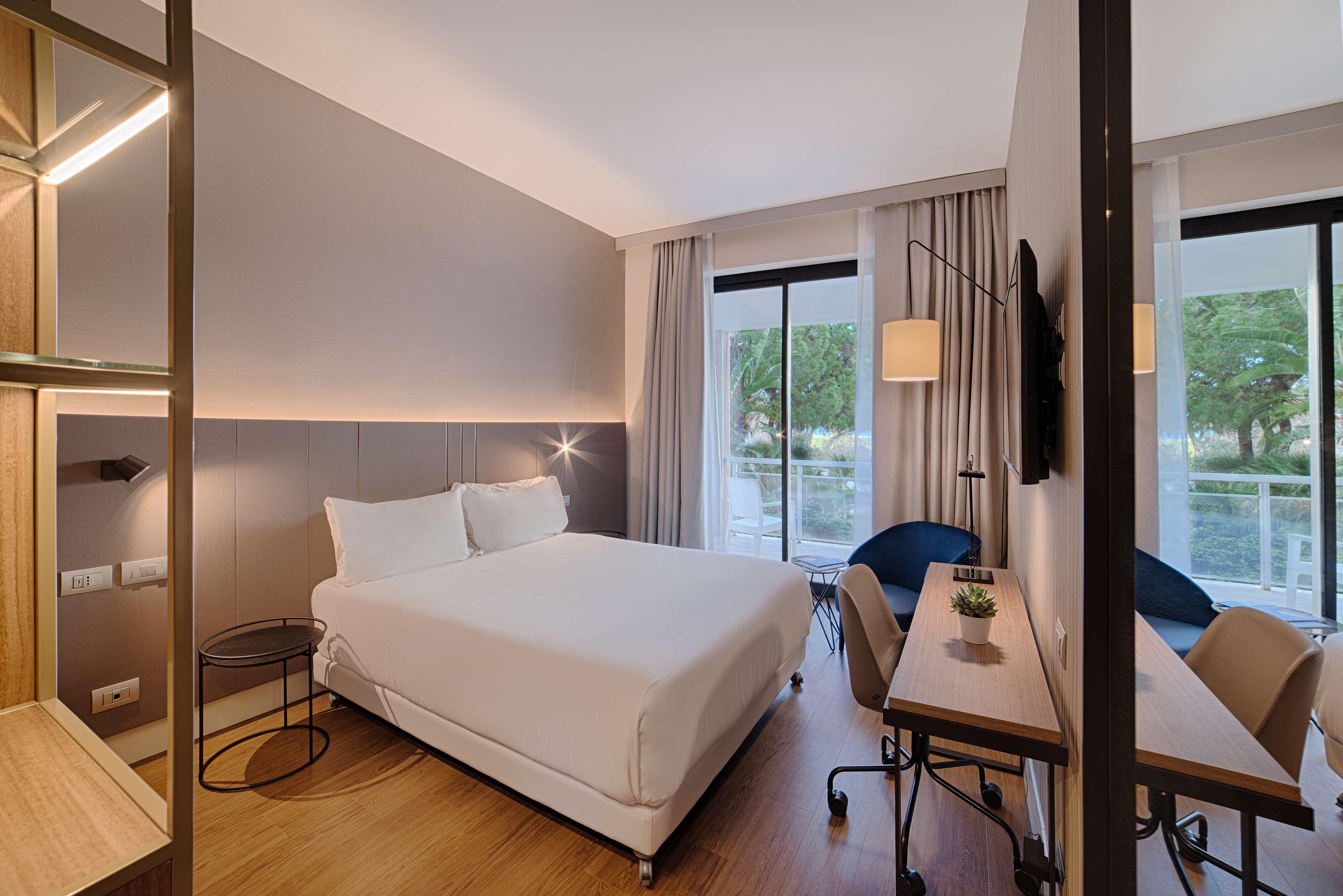 Double Superior with Views