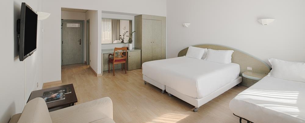 Family Room Capacity 5